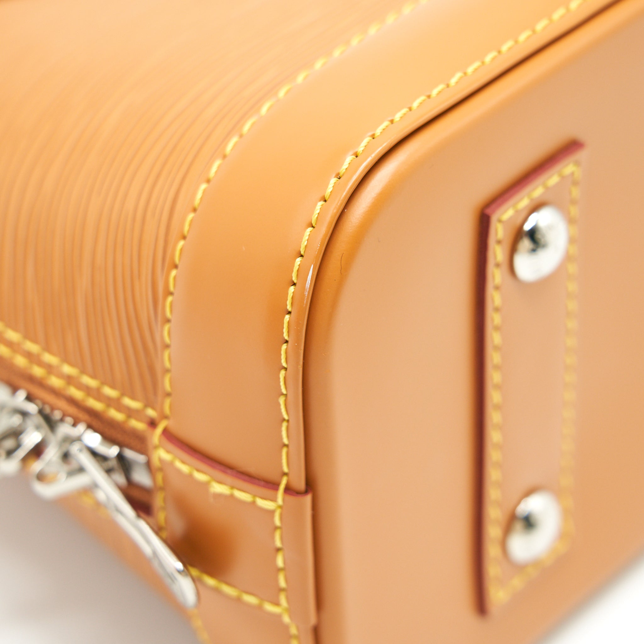 louis-vuitton-alma-bb-new-version-gold-miel