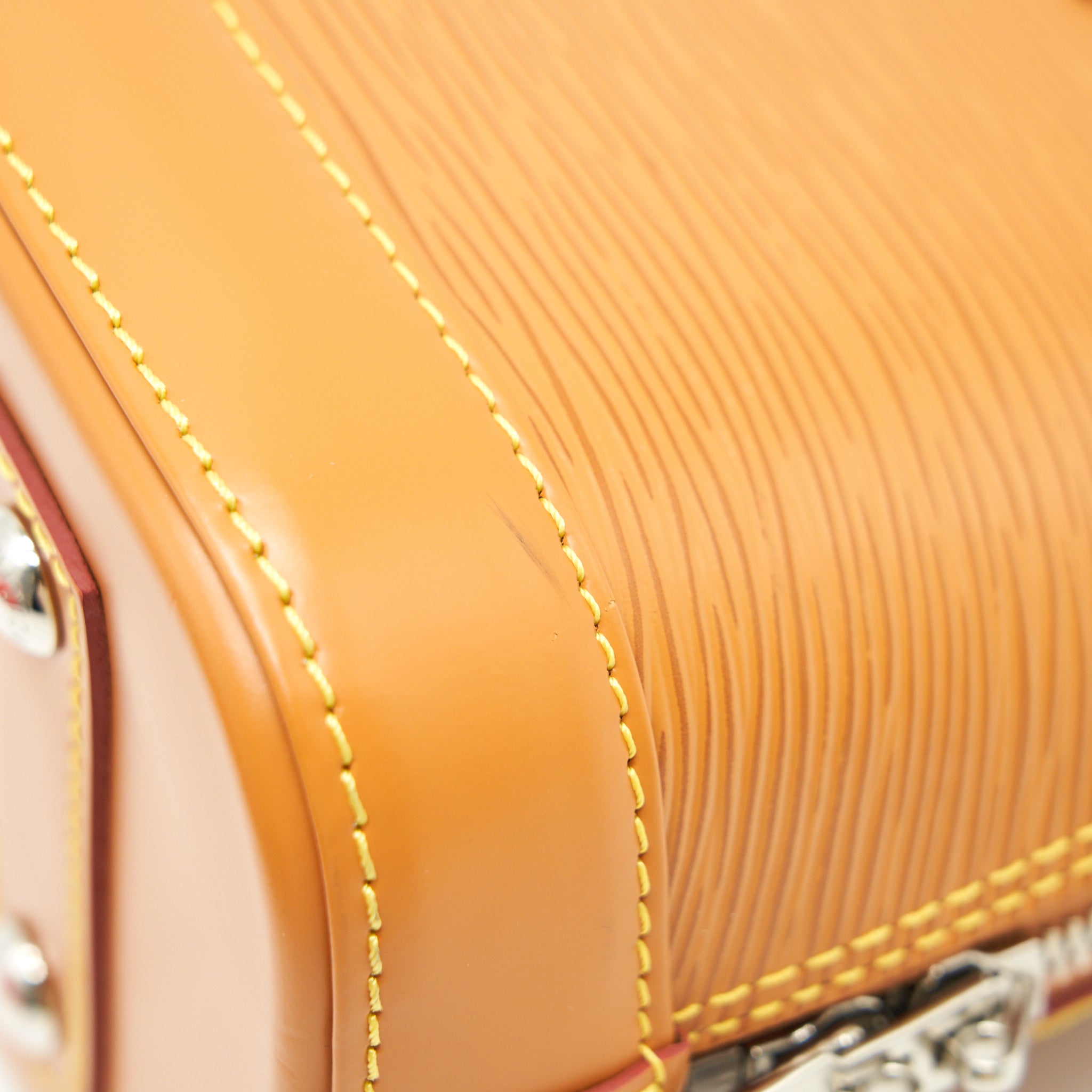 louis-vuitton-alma-bb-new-version-gold-miel