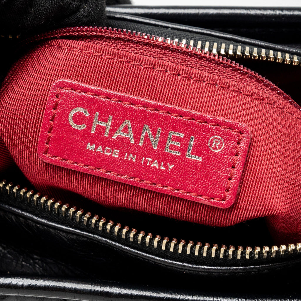 chanel-small-chevron-gabrielle-bag-calfskin-black-multicolor-hardware