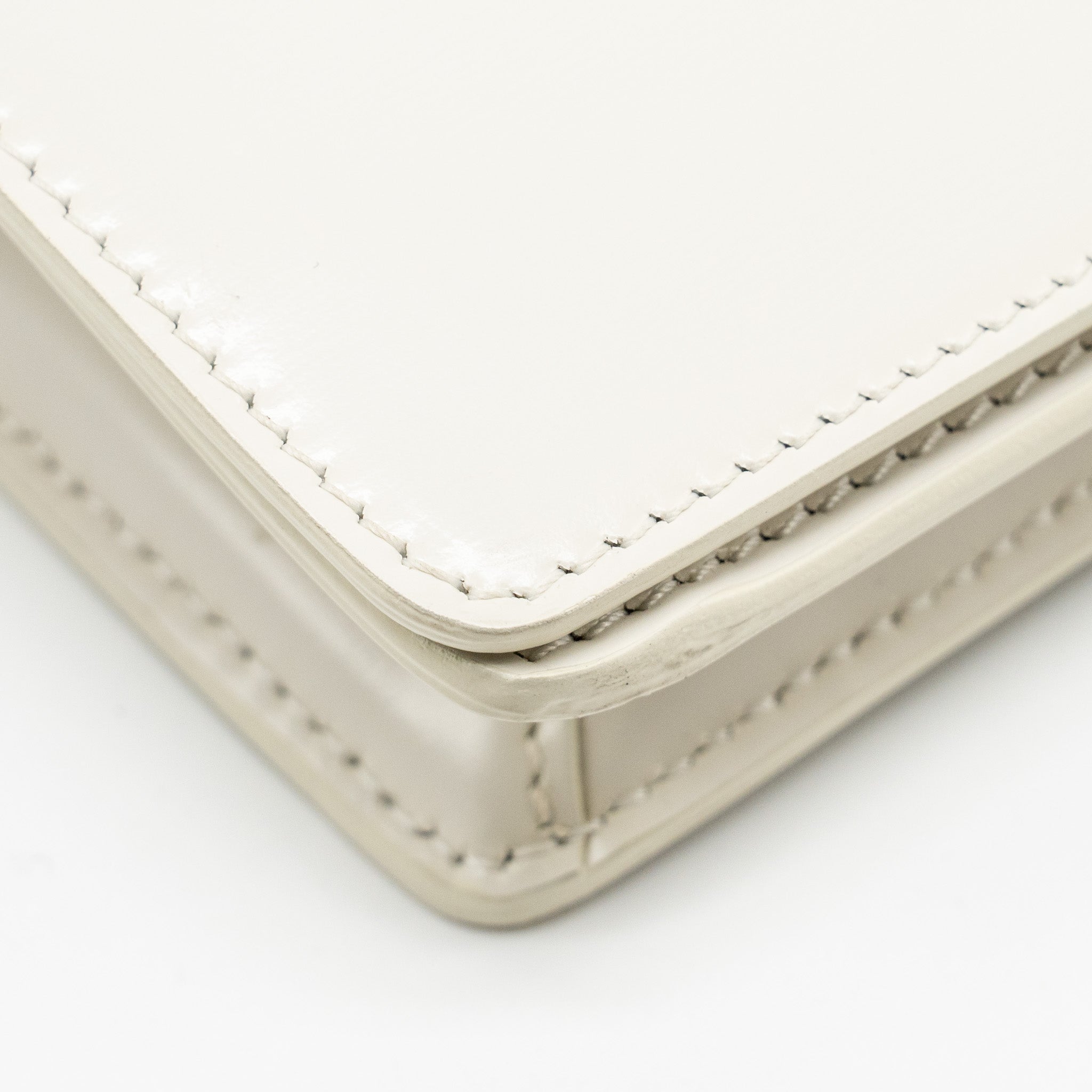 celine-trapeze-triomphe-shoulder-bag-shiny-calfskin-white-shw