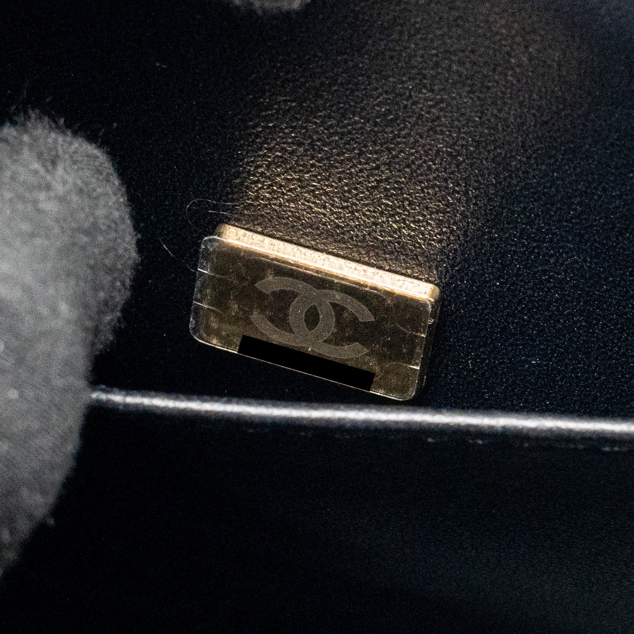 chanel-new-medium-boy-bag-caviar-black-ghw-microchip