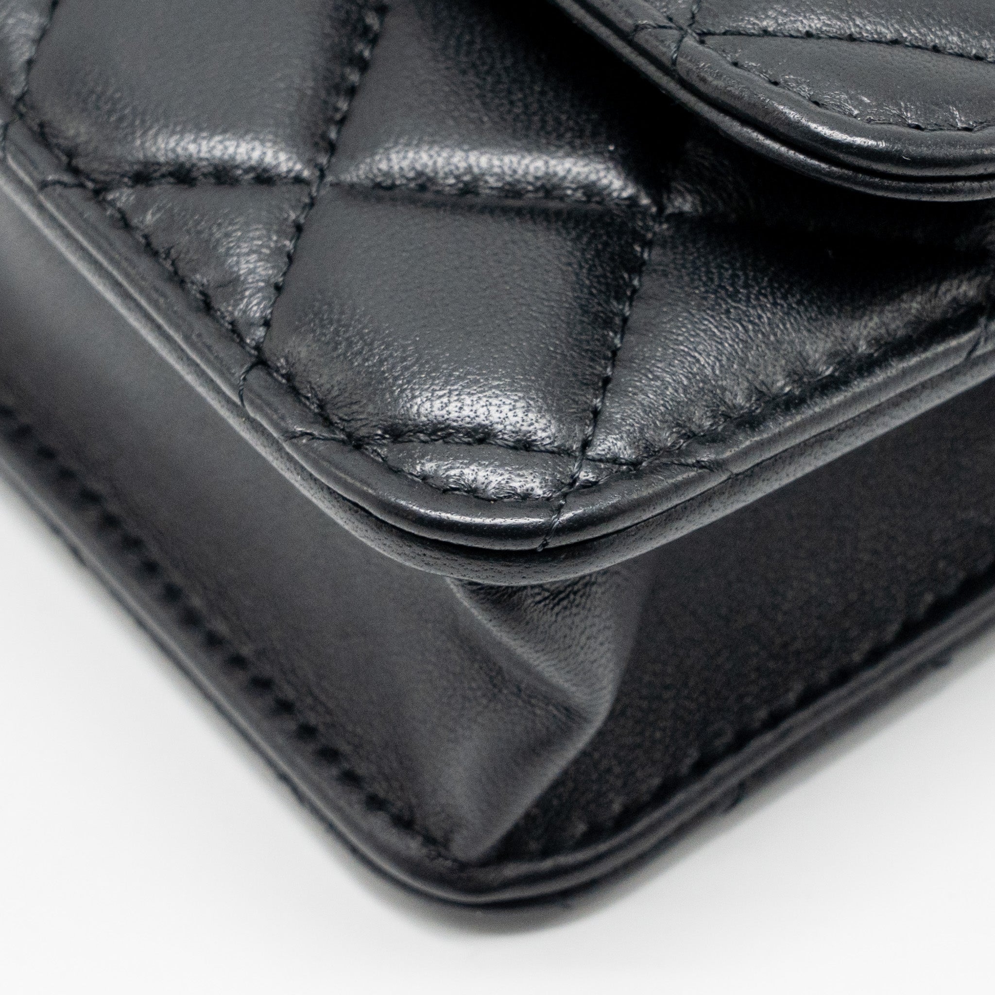 chanel-pearl-crush-mini-flap-wallet-on-chain-lambskin-black-ghw-microchip