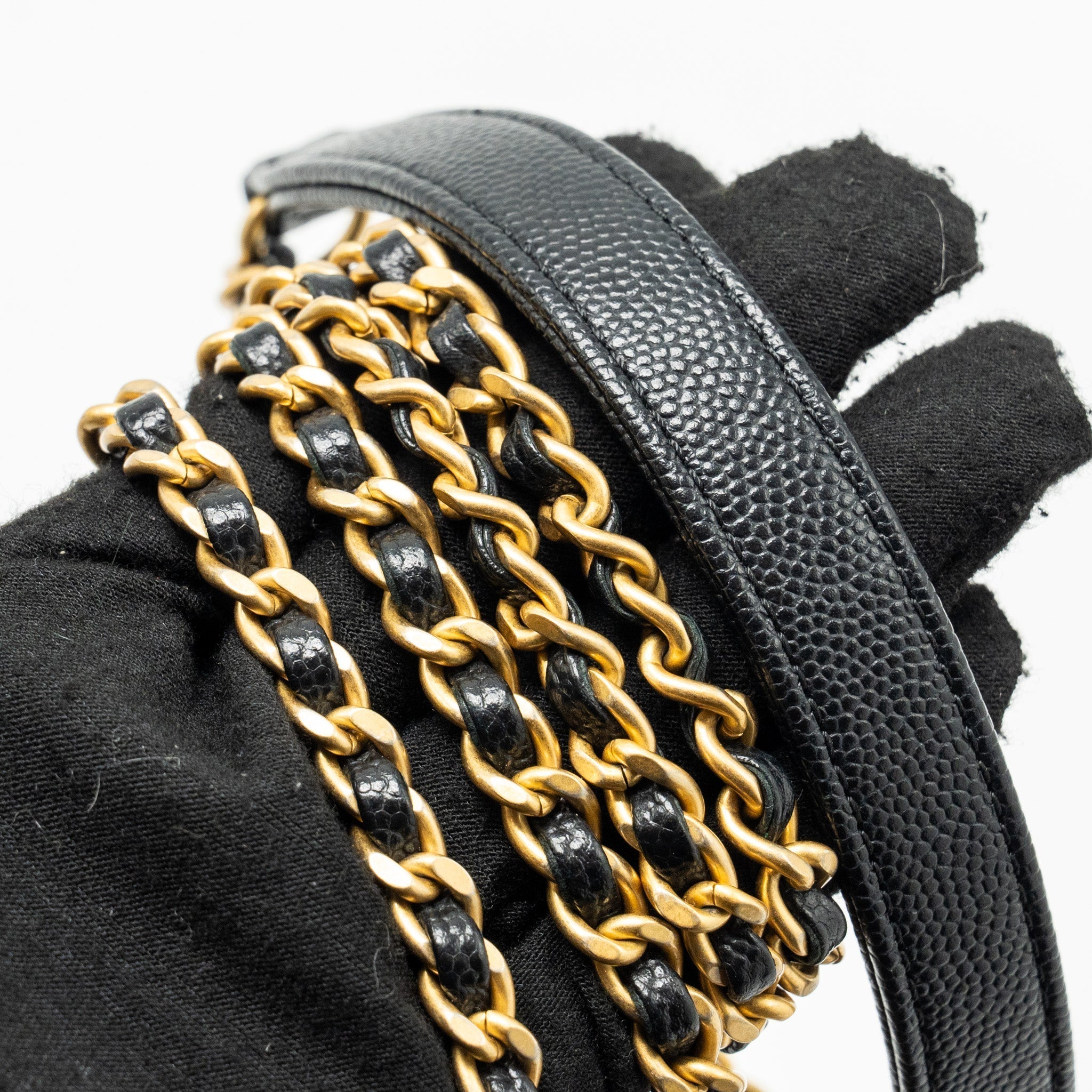 chanel-filigree-vertical-vanity-case-caviar-black-ghw