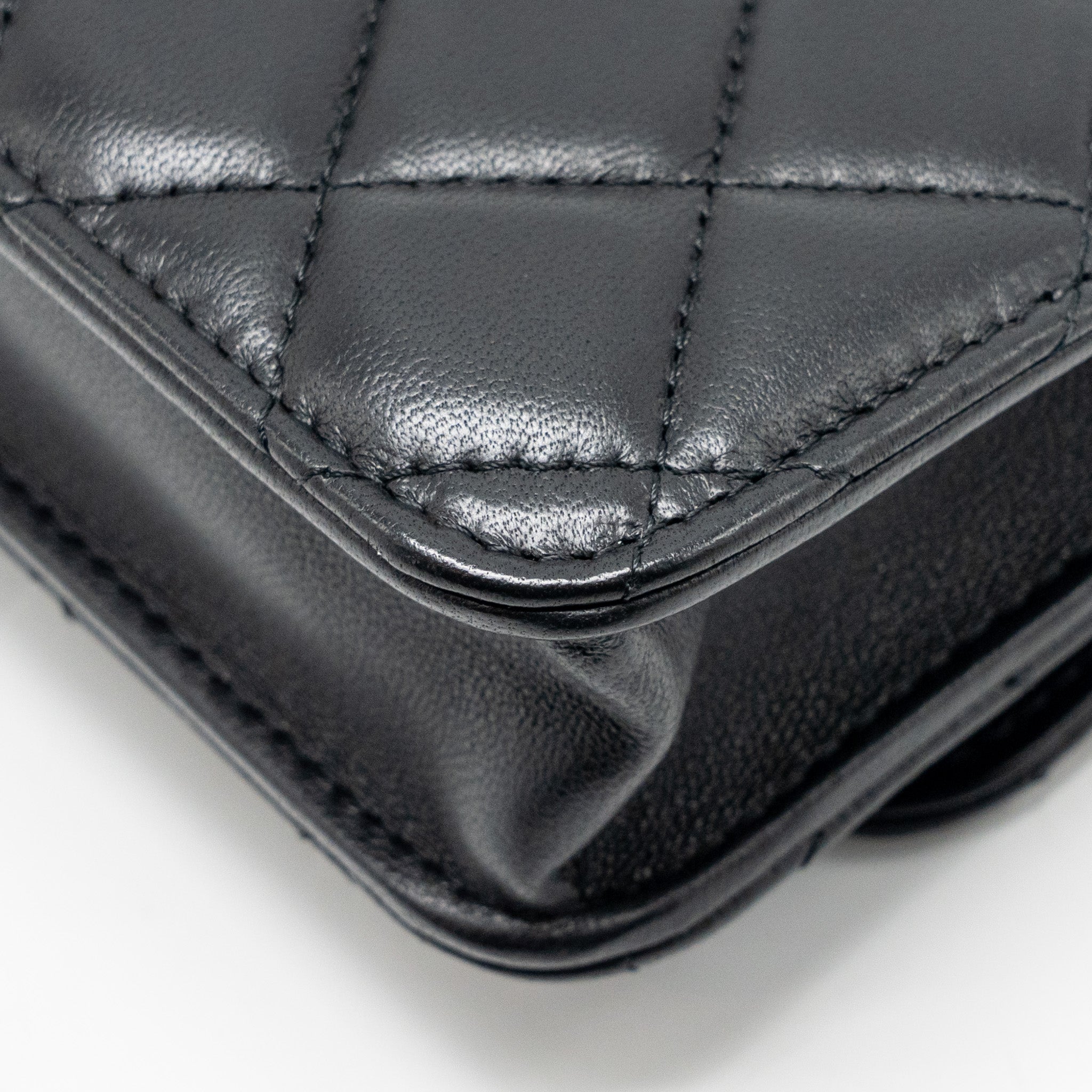 chanel-pearl-crush-mini-flap-wallet-on-chain-lambskin-black-ghw-microchip