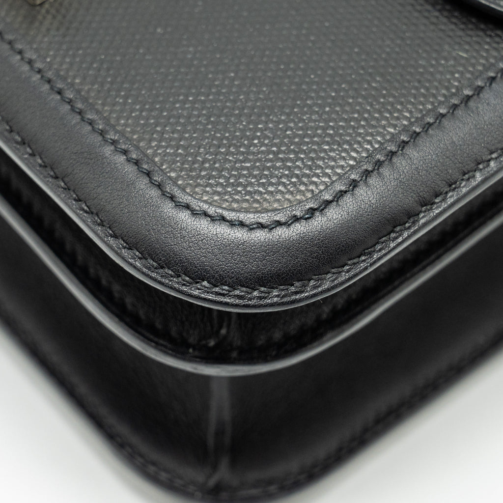 hermes-constance-24-toile-h-berline-plume-swift-black-shw-stamp-y