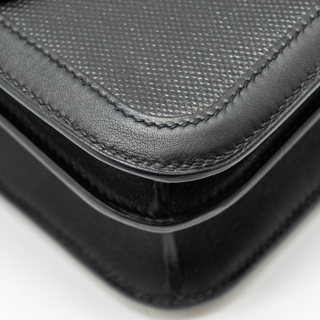hermes-constance-24-toile-h-berline-plume-swift-black-shw-stamp-y