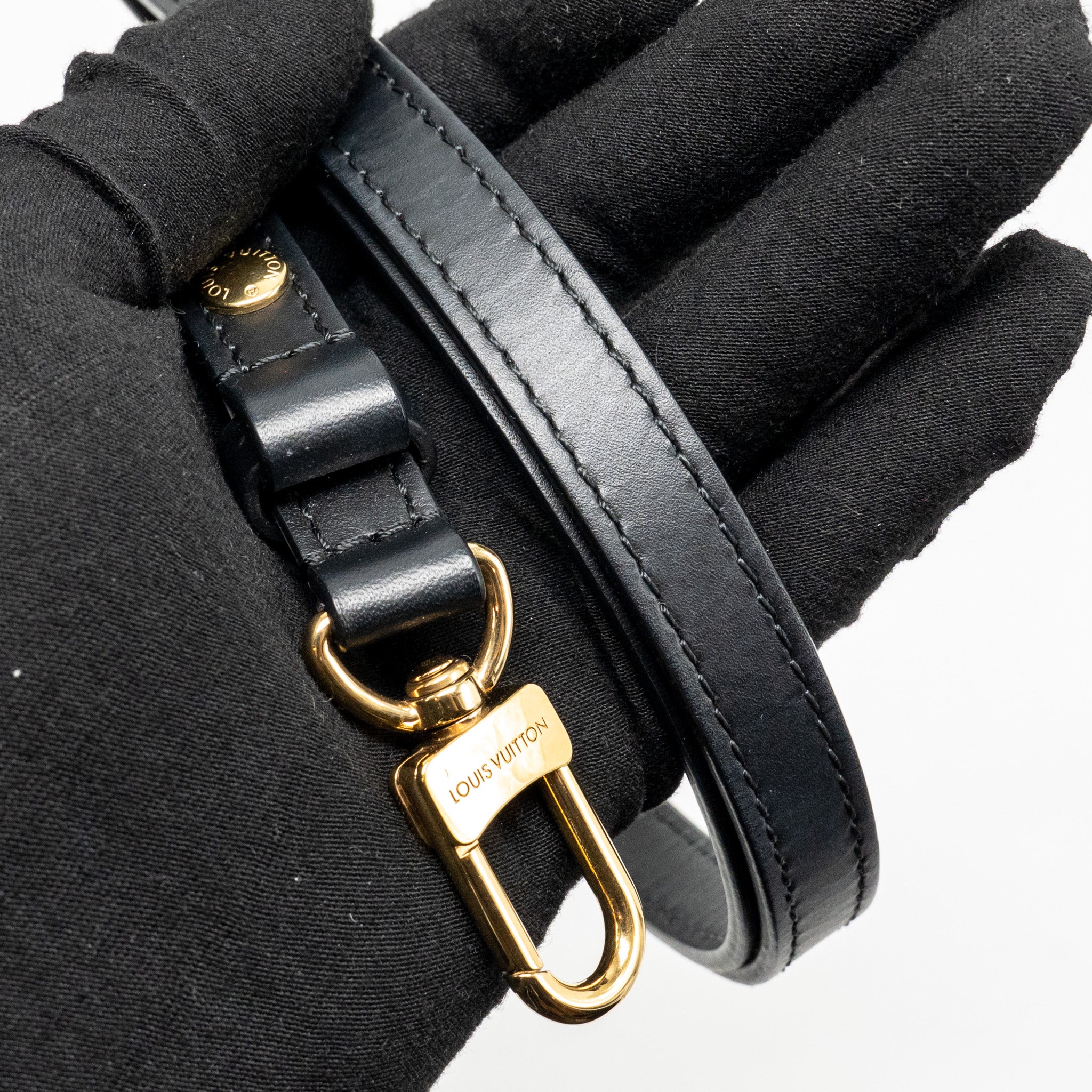 louis-vuitton-neo-noe-monogram-canvas-black-ghw-4