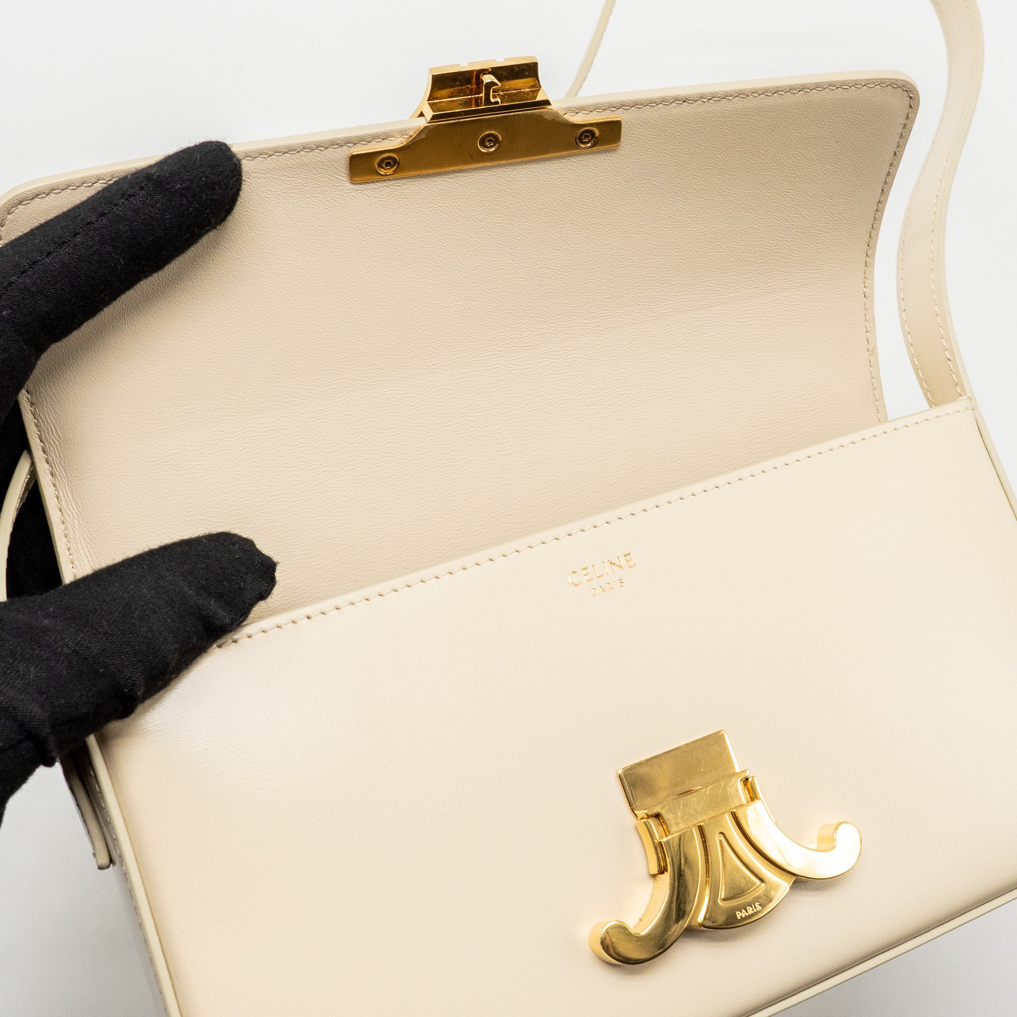 celine-triomphe-shouder-bag-shiny-calfskin-ivory-ghw