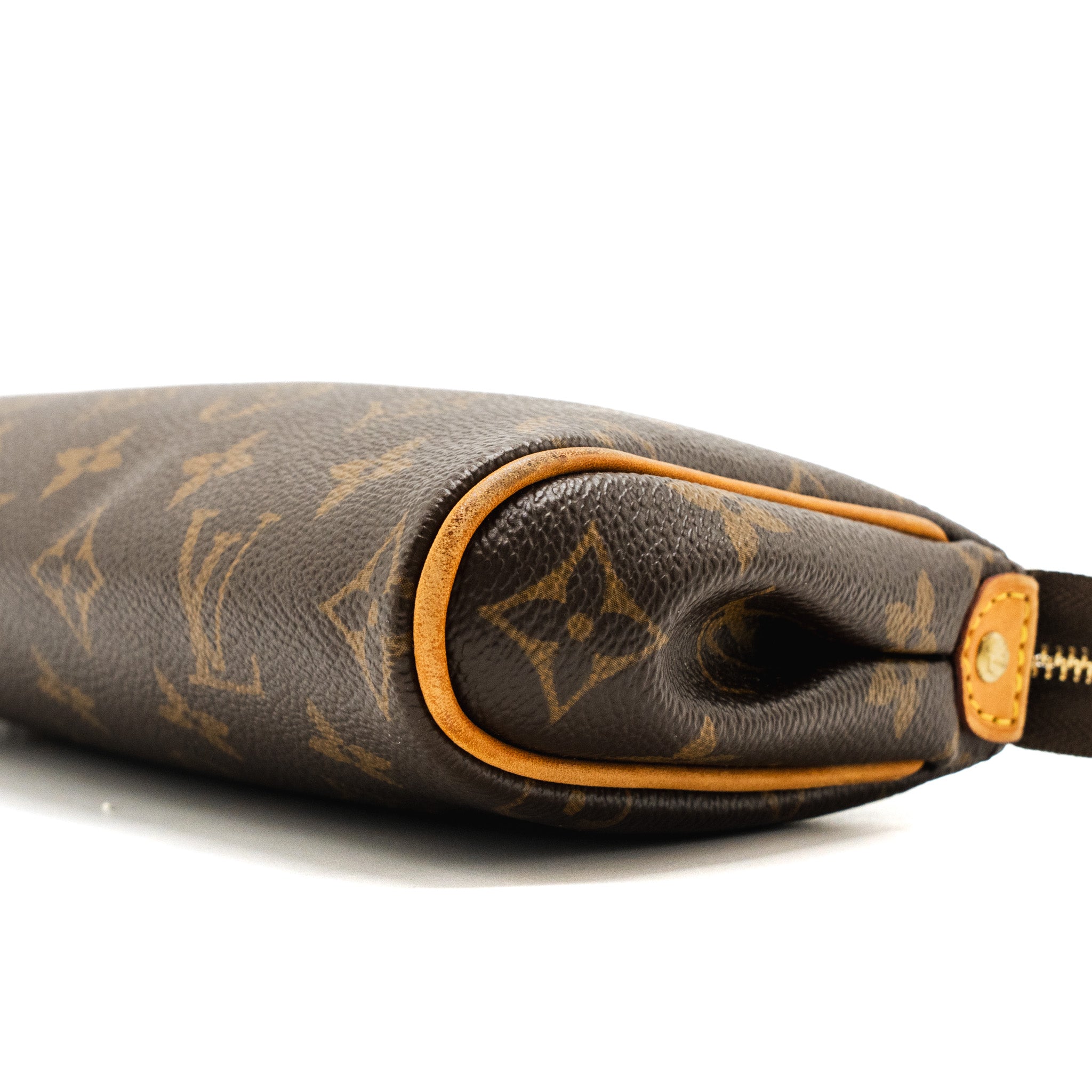 louis-vuitton-eva-pouch-monogram-canvas-ghw