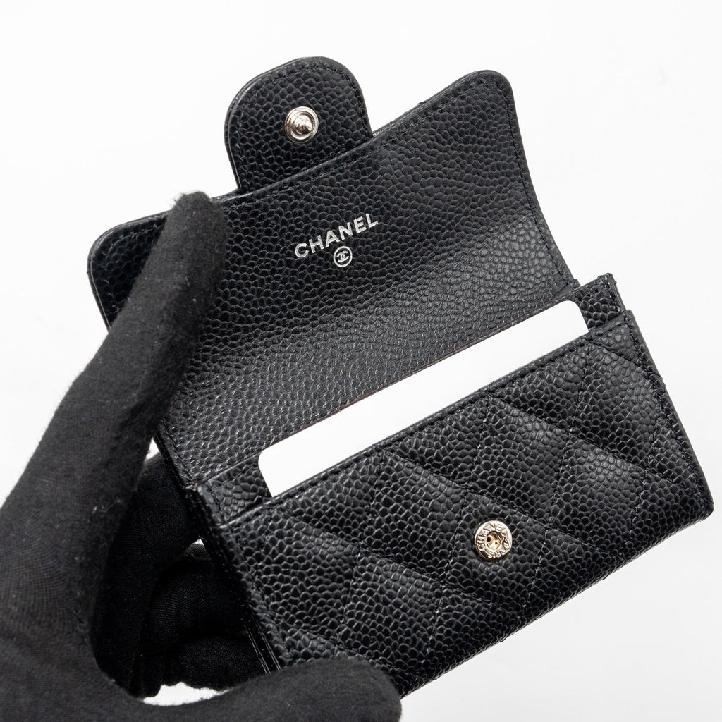 chanel-classic-flap-card-holder-caviar-black-shw-microchip-1