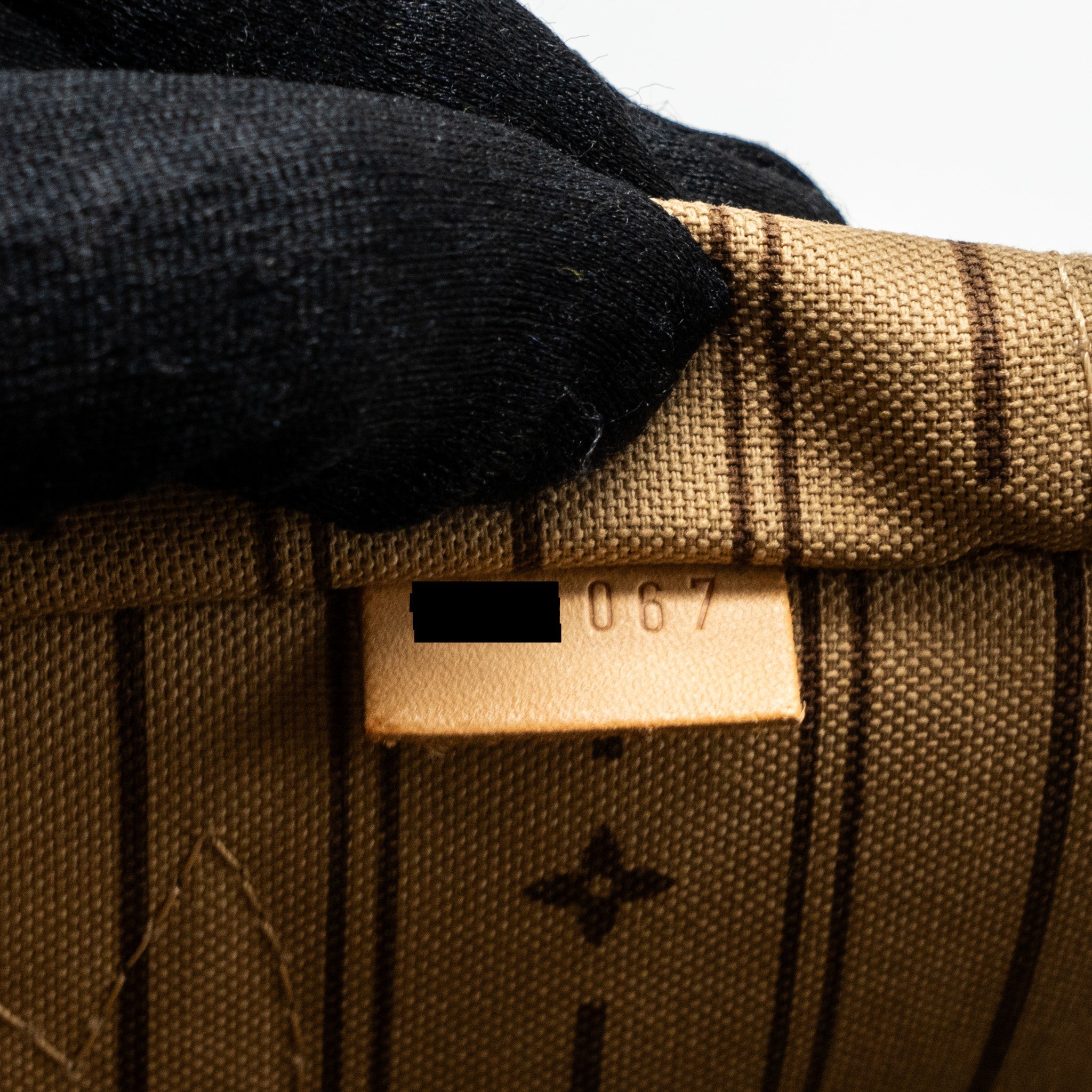 louis-vuitton-neverfull-gm-monogram-canvas-ghw-4
