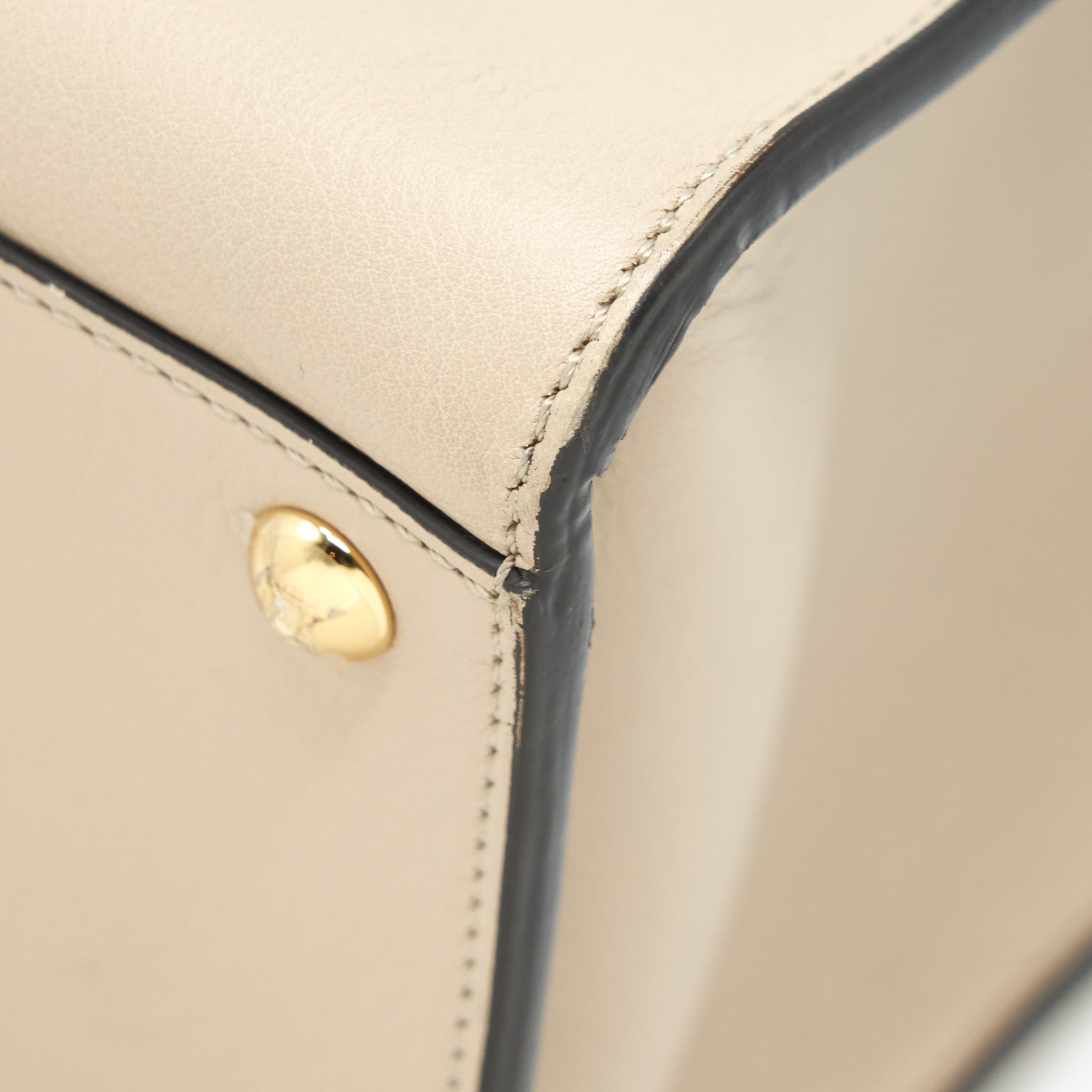 fendi-peekaboo-iconic-essentially-beige-ghw