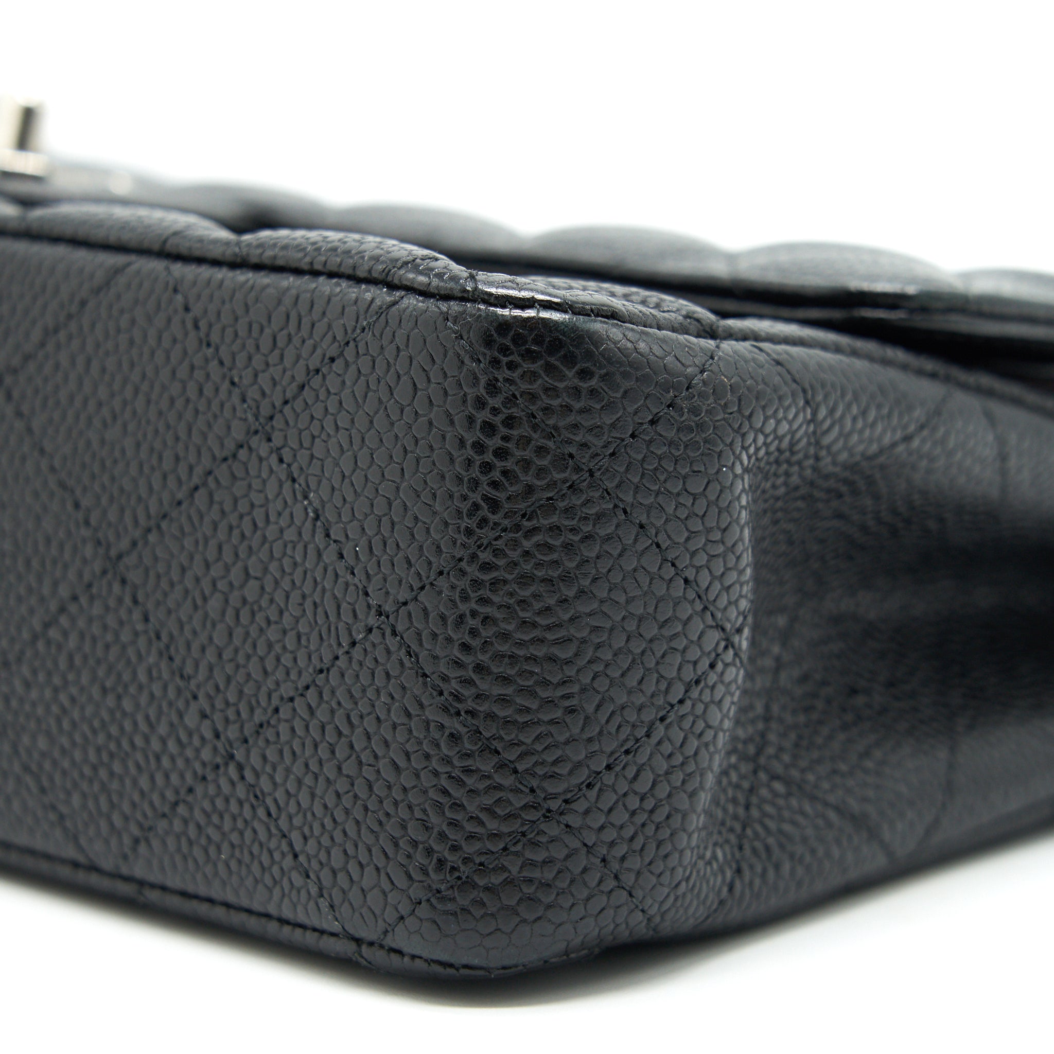 chanel-medium-classic-double-flap-cavier-shw