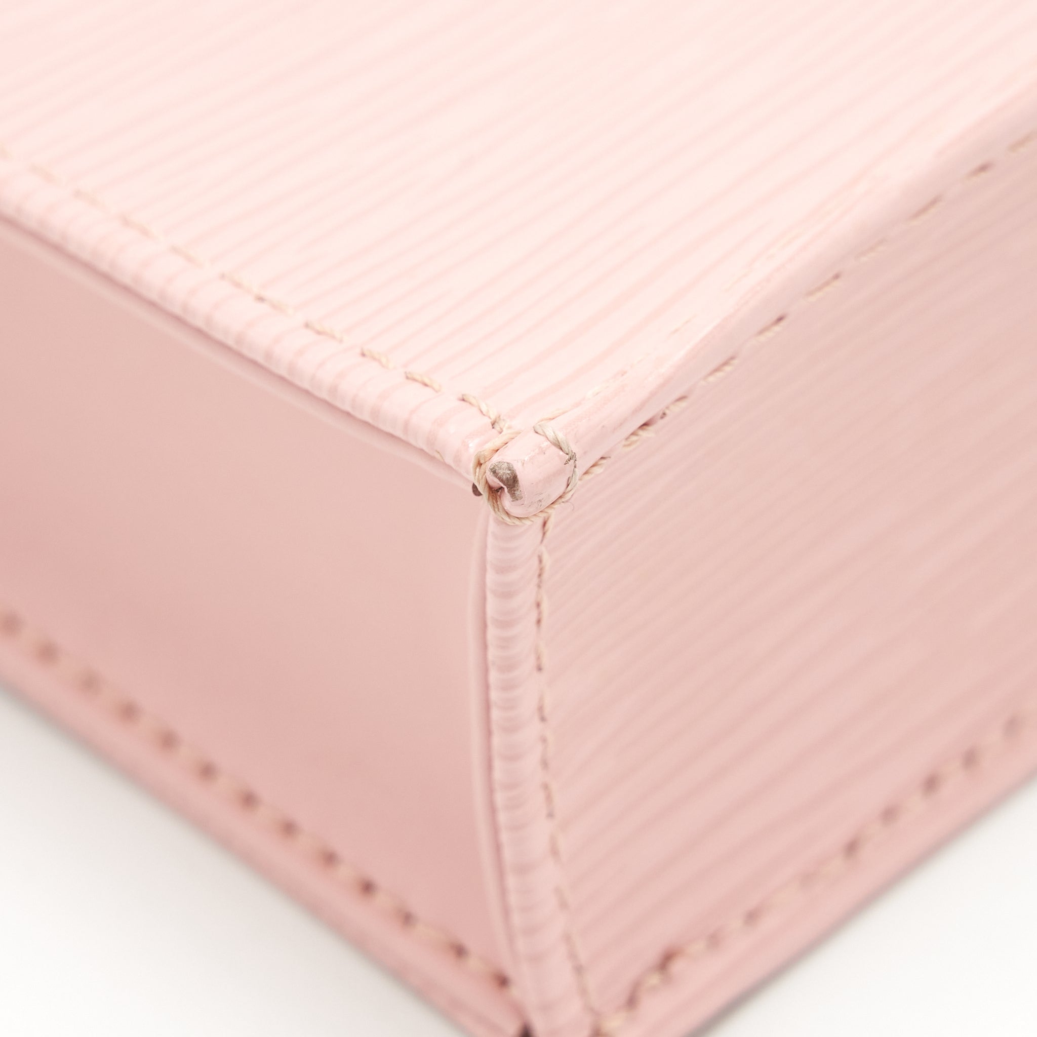 louis-vuitton-petit-sac-plat-epi-light-pink-black-shw