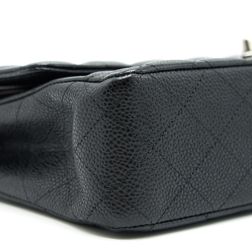 chanel-medium-classic-double-flap-cavier-shw