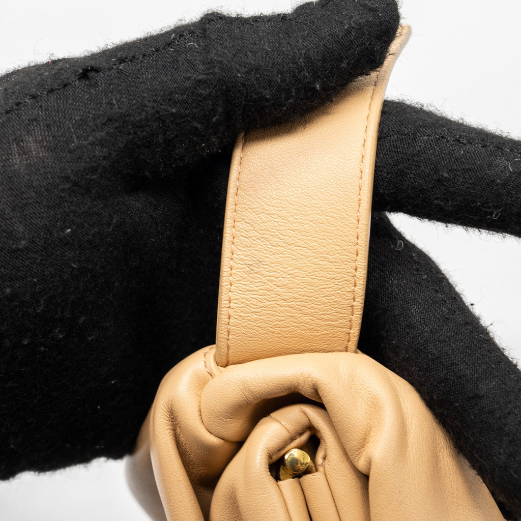 bottega-veneta-the-mini-pouch-belt-bag-calfskin-beige-ghw