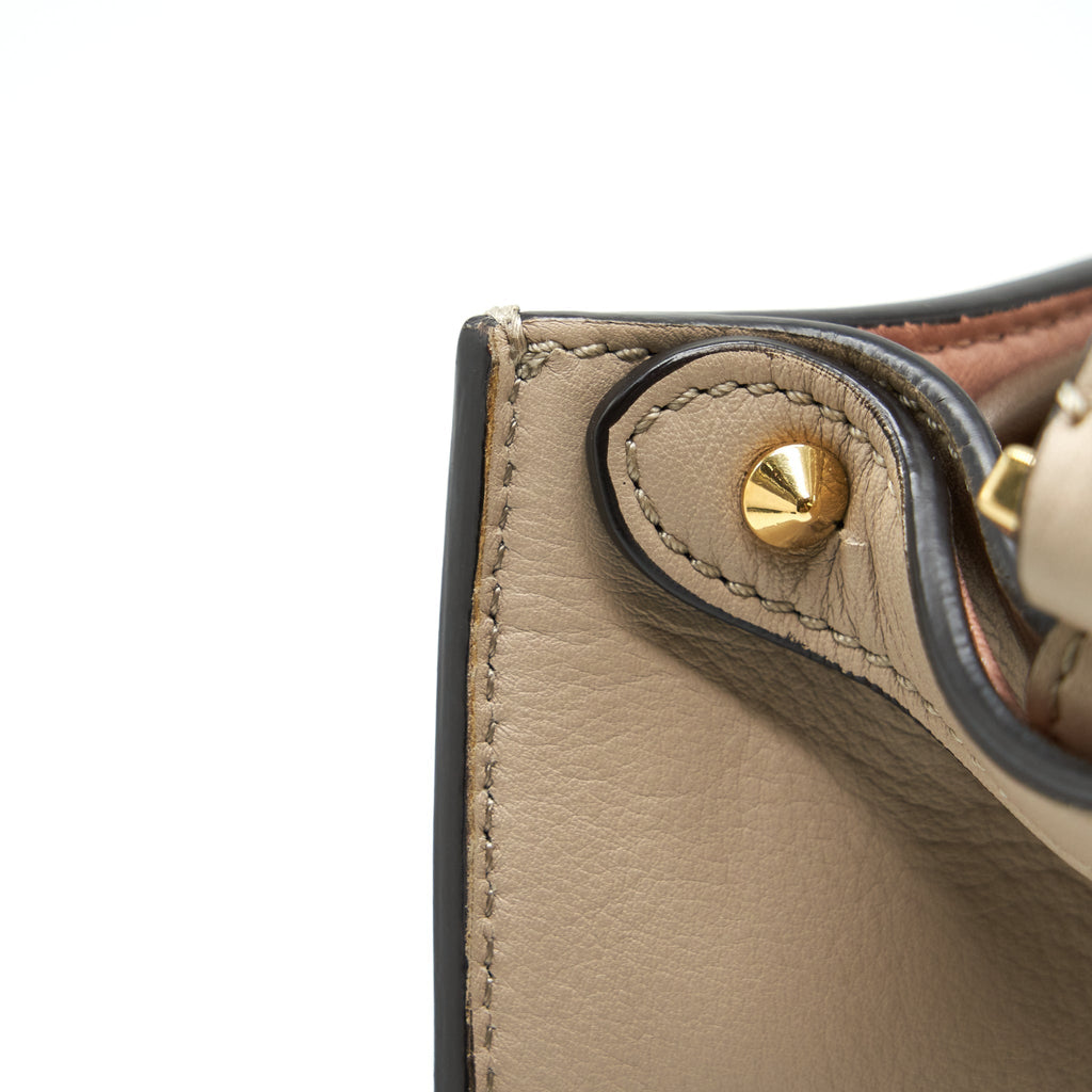 fendi-peekaboo-iconic-essentially-beige-ghw