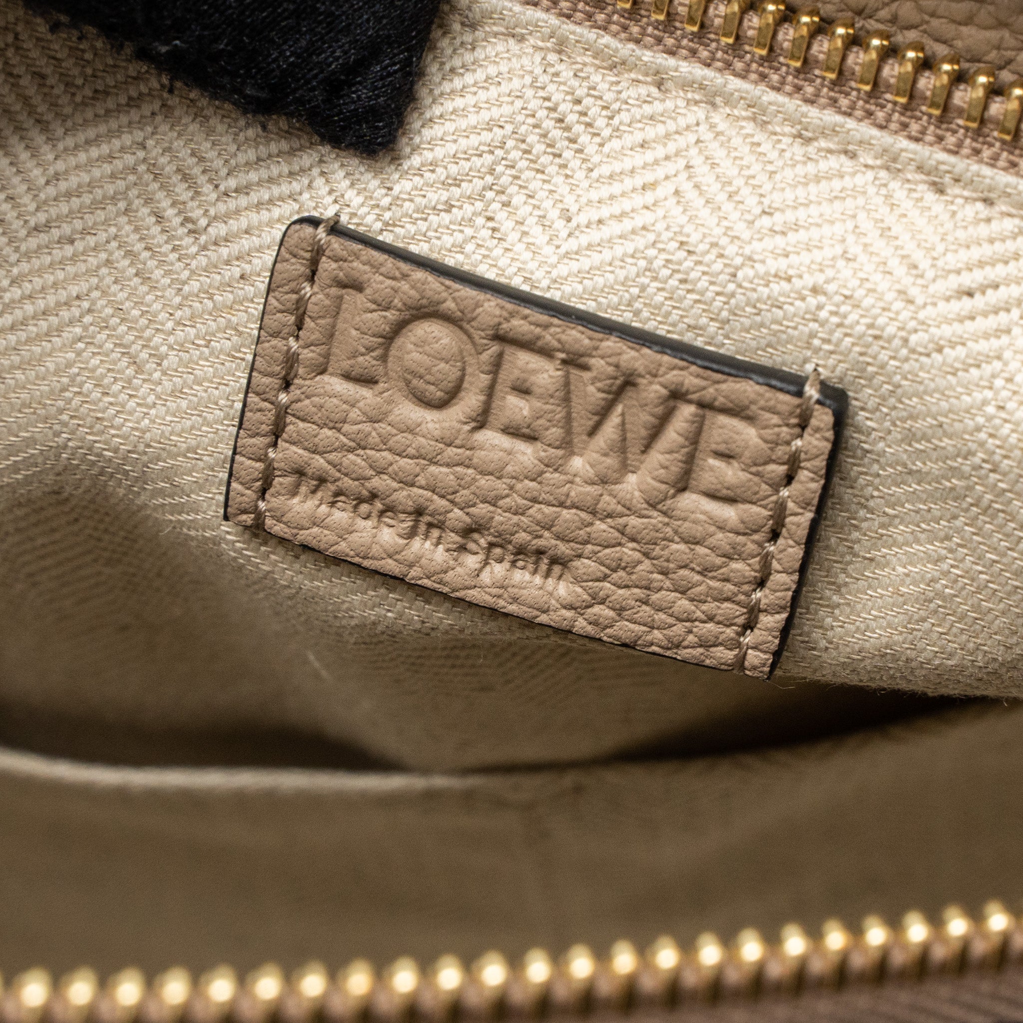 loewe-medium-puzzle-bag-soft-grained-calfskin-sand-ghw