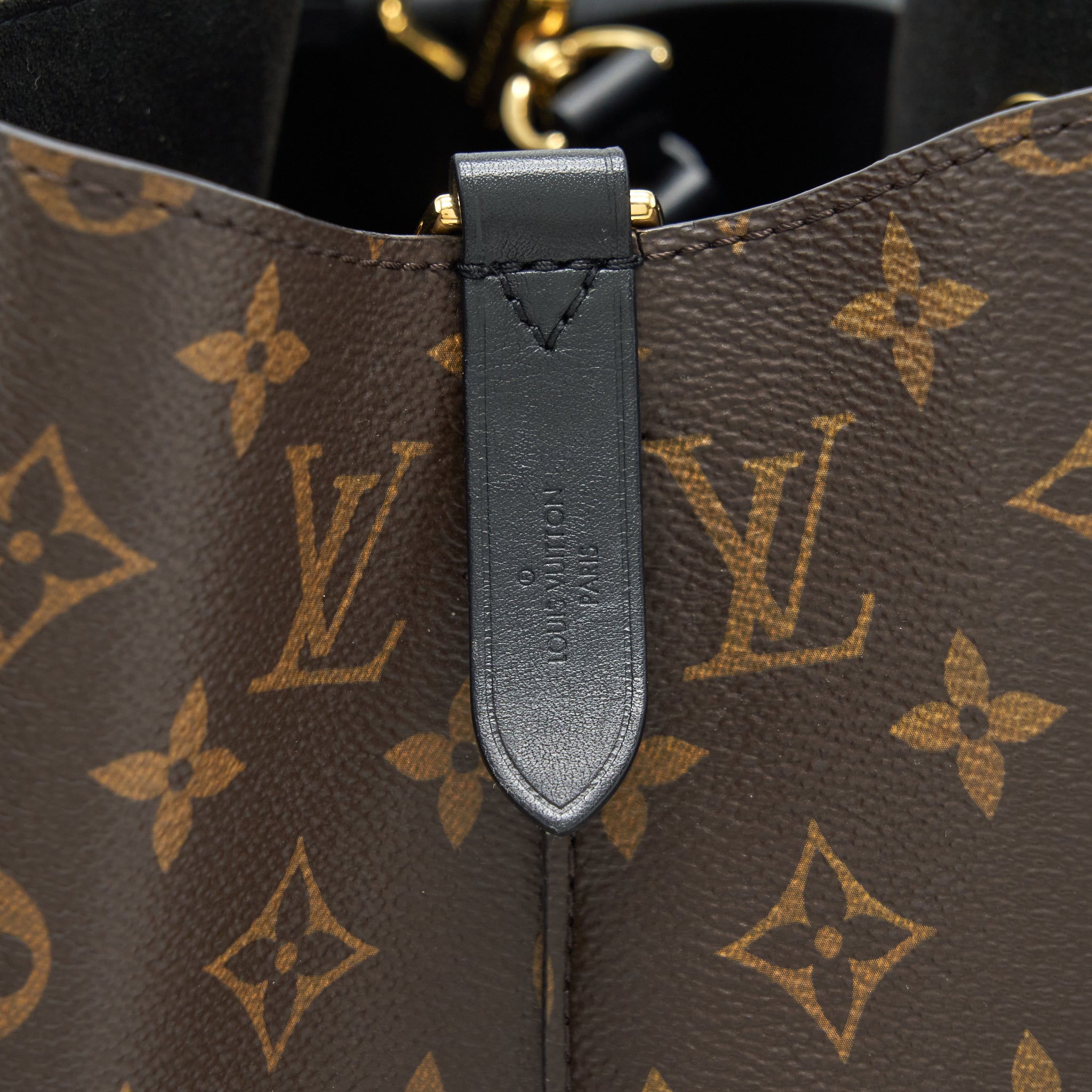 louis-vuitton-neonoe-monogram-canvas-ghw