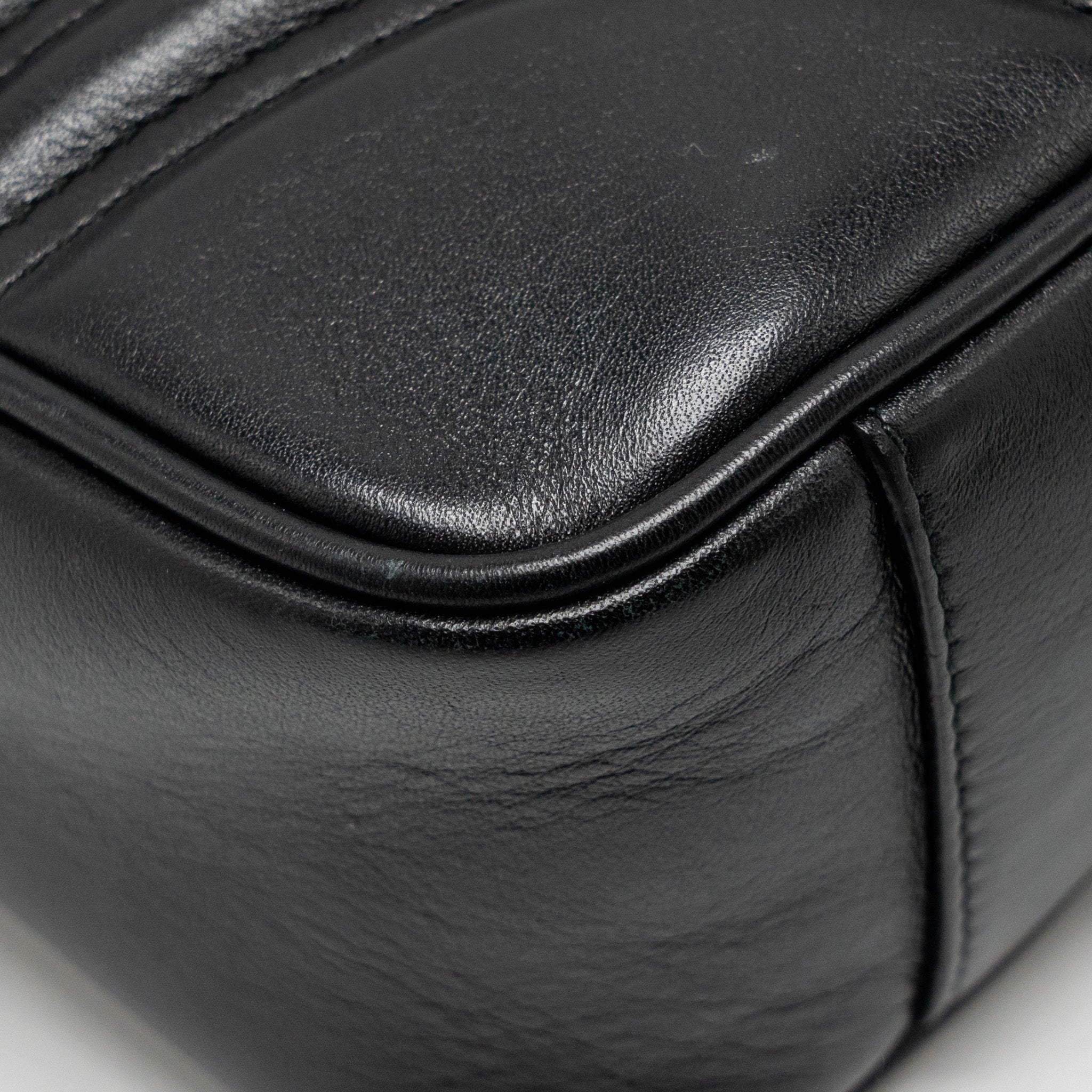 gucci-medium-gg-marmont-shoulder-bag-calfskin-black-ghw