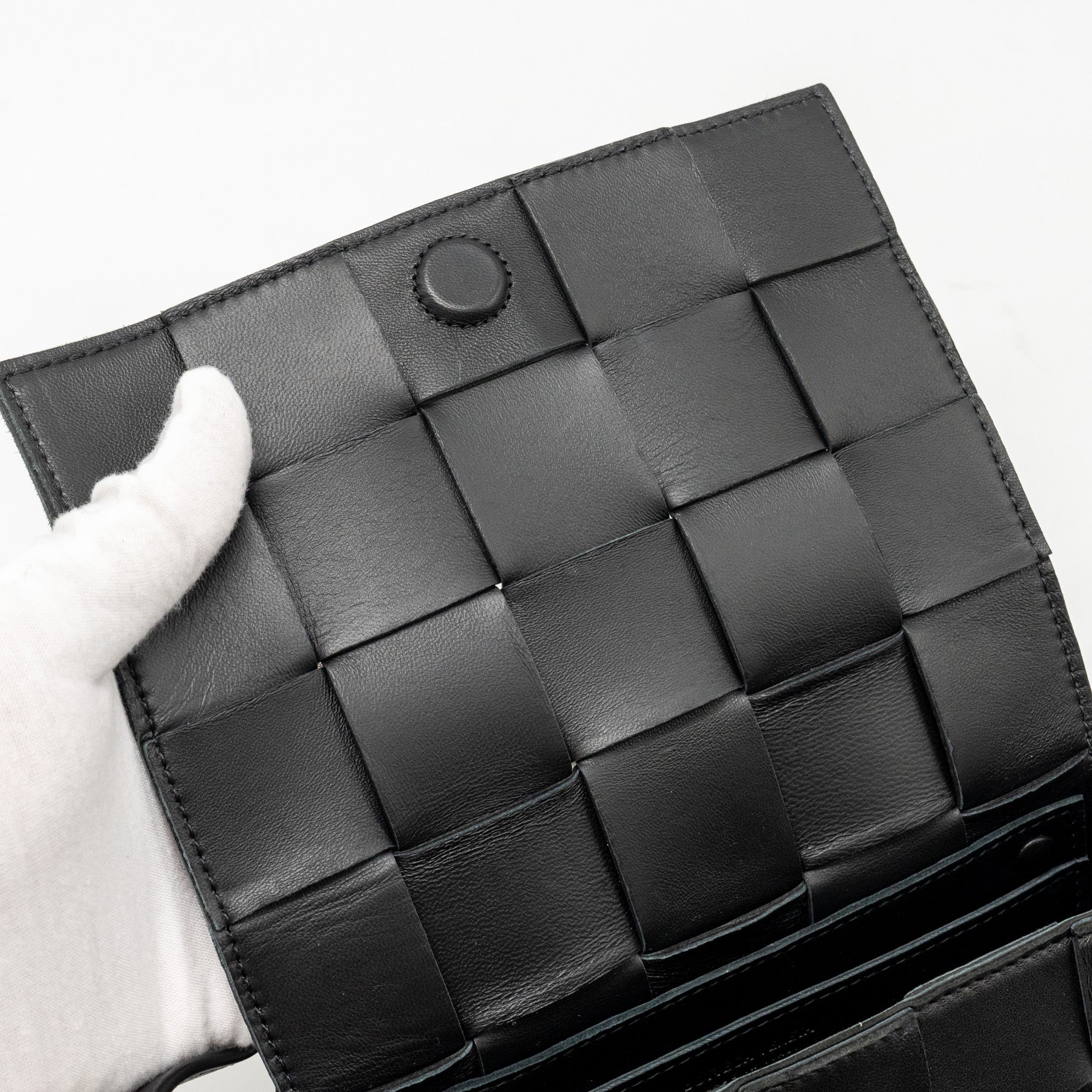 bottega-veneta-small-cassette-bag-lambskin-black-ghw
