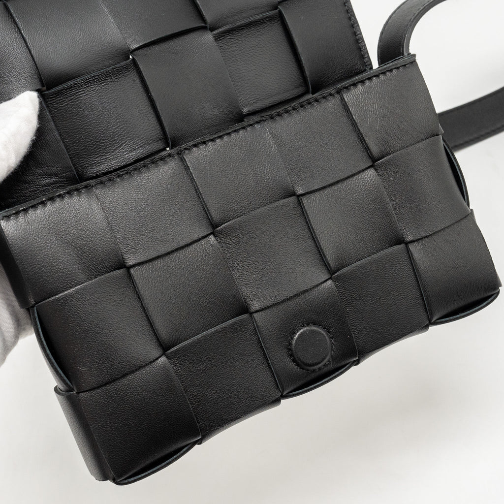 bottega-veneta-small-cassette-bag-lambskin-black-ghw