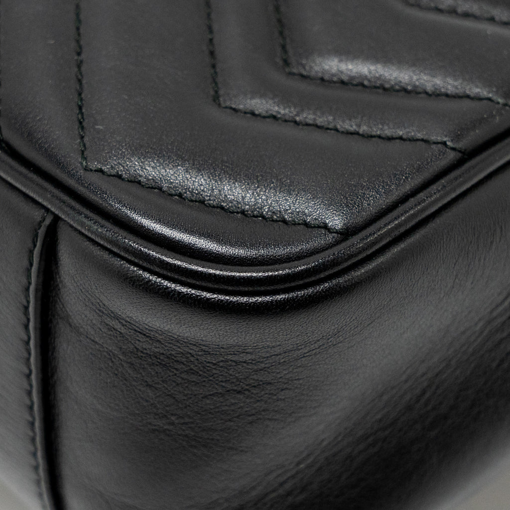 gucci-medium-gg-marmont-shoulder-bag-calfskin-black-ghw