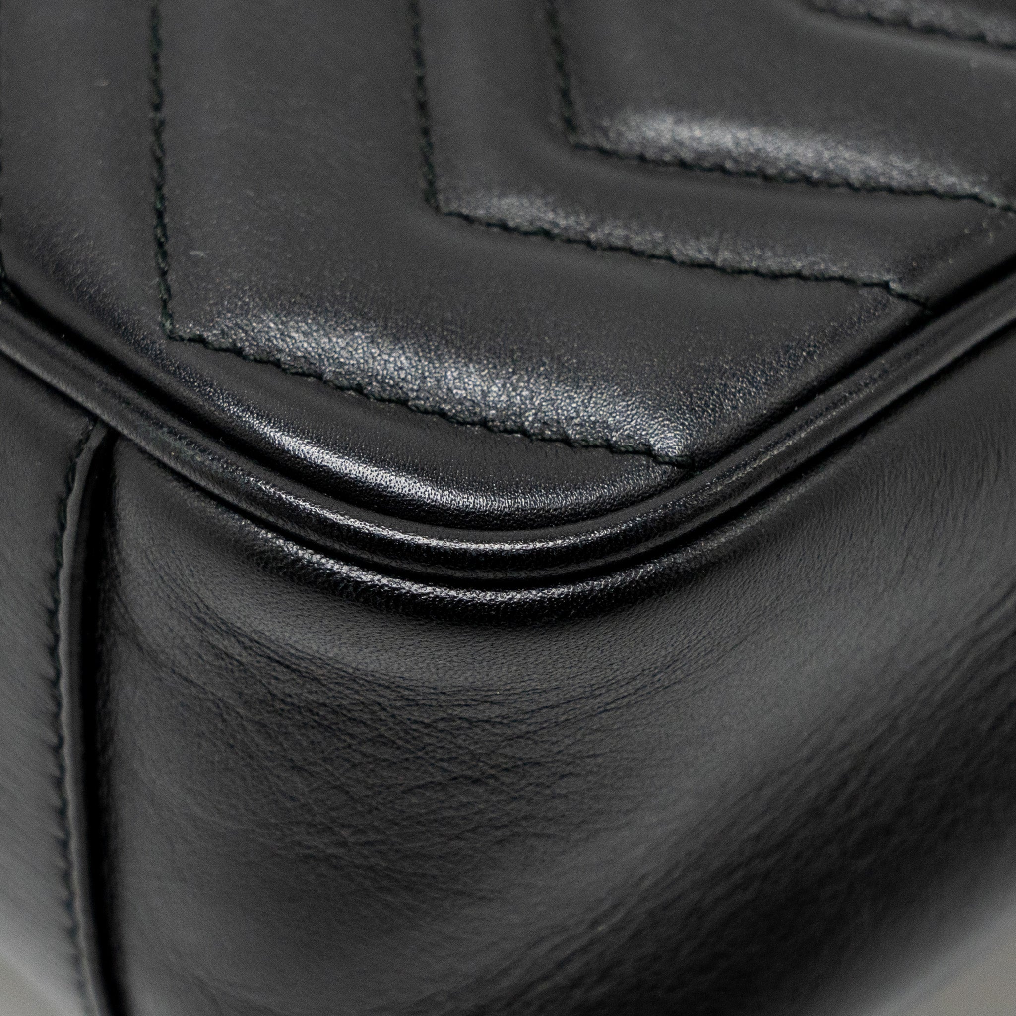 gucci-medium-gg-marmont-shoulder-bag-calfskin-black-ghw