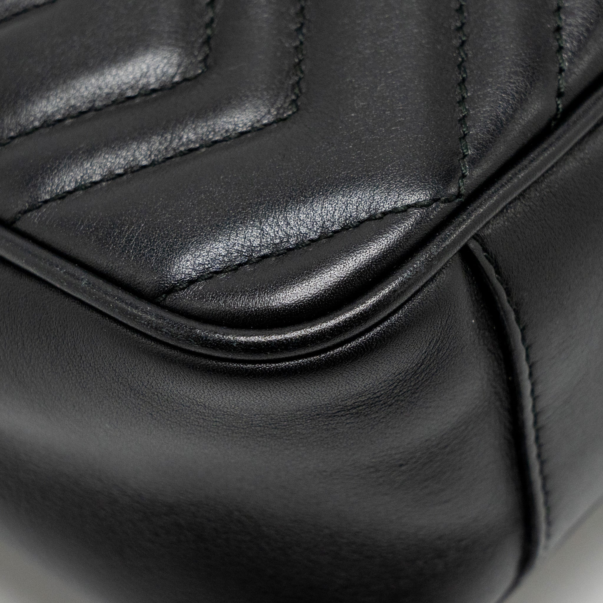 gucci-medium-gg-marmont-shoulder-bag-calfskin-black-ghw
