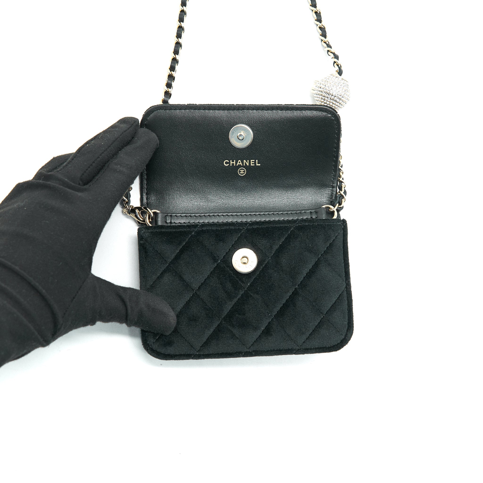 chanel-velvet-pearl-crush-mini-belt-bag-black-with-lghw