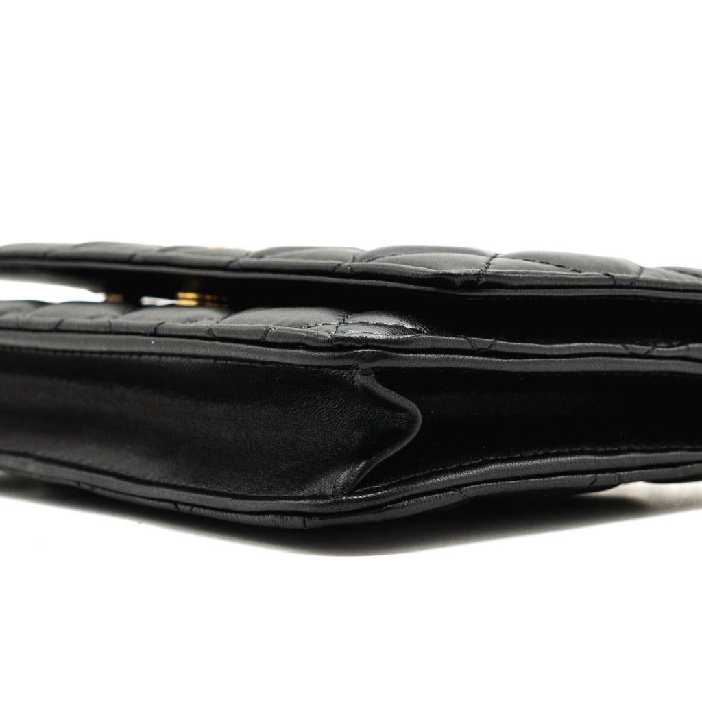 chanel-coco-heart-wallet-on-chain-lambskin-blackmicrochip