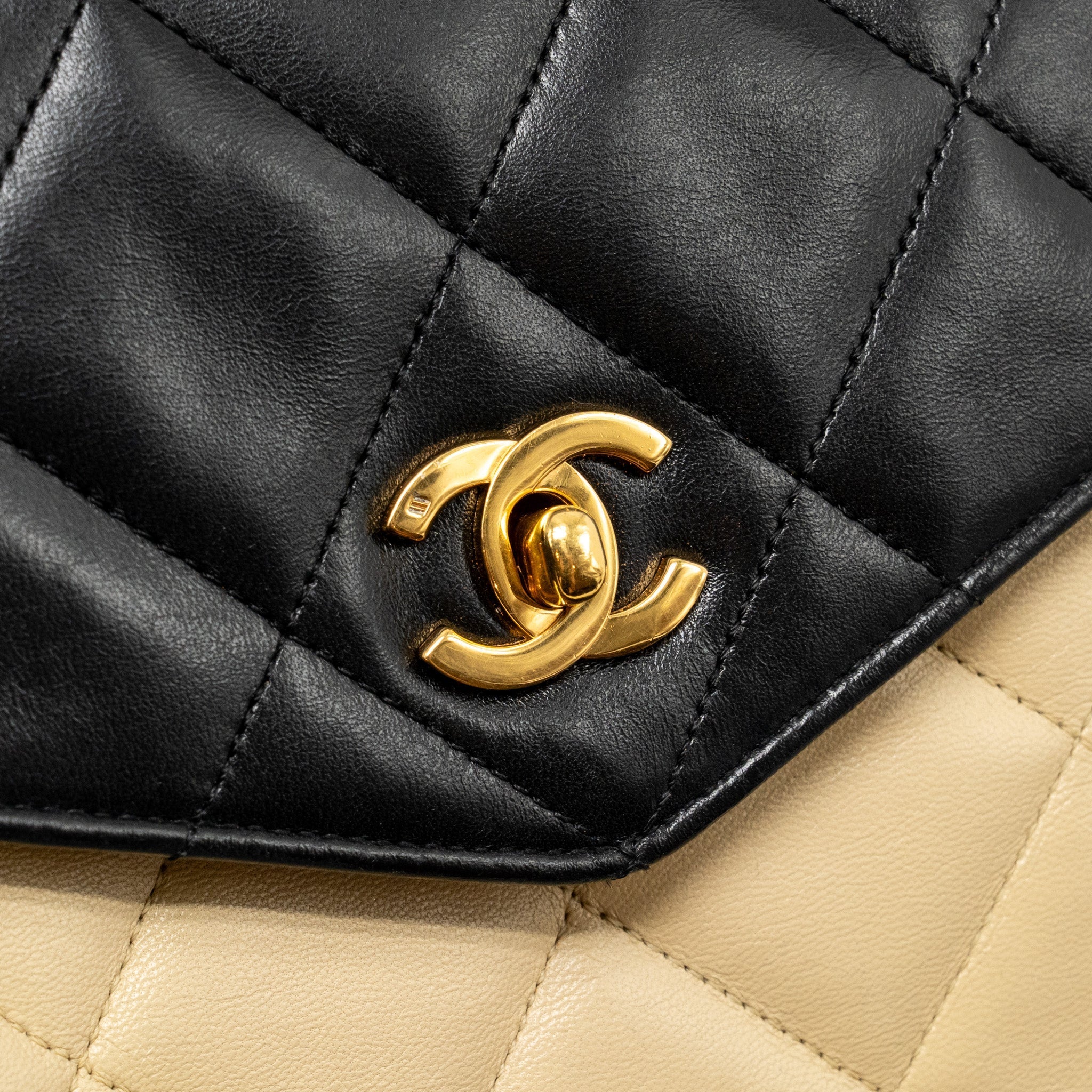 chanel-vintage-quilted-envelope-flap-bag-lambskin-beige-black-ghw