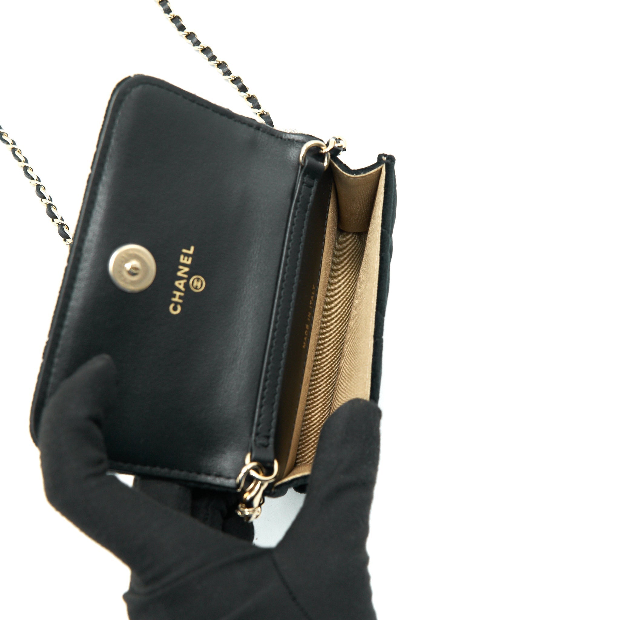 chanel-velvet-pearl-crush-mini-belt-bag-black-with-lghw
