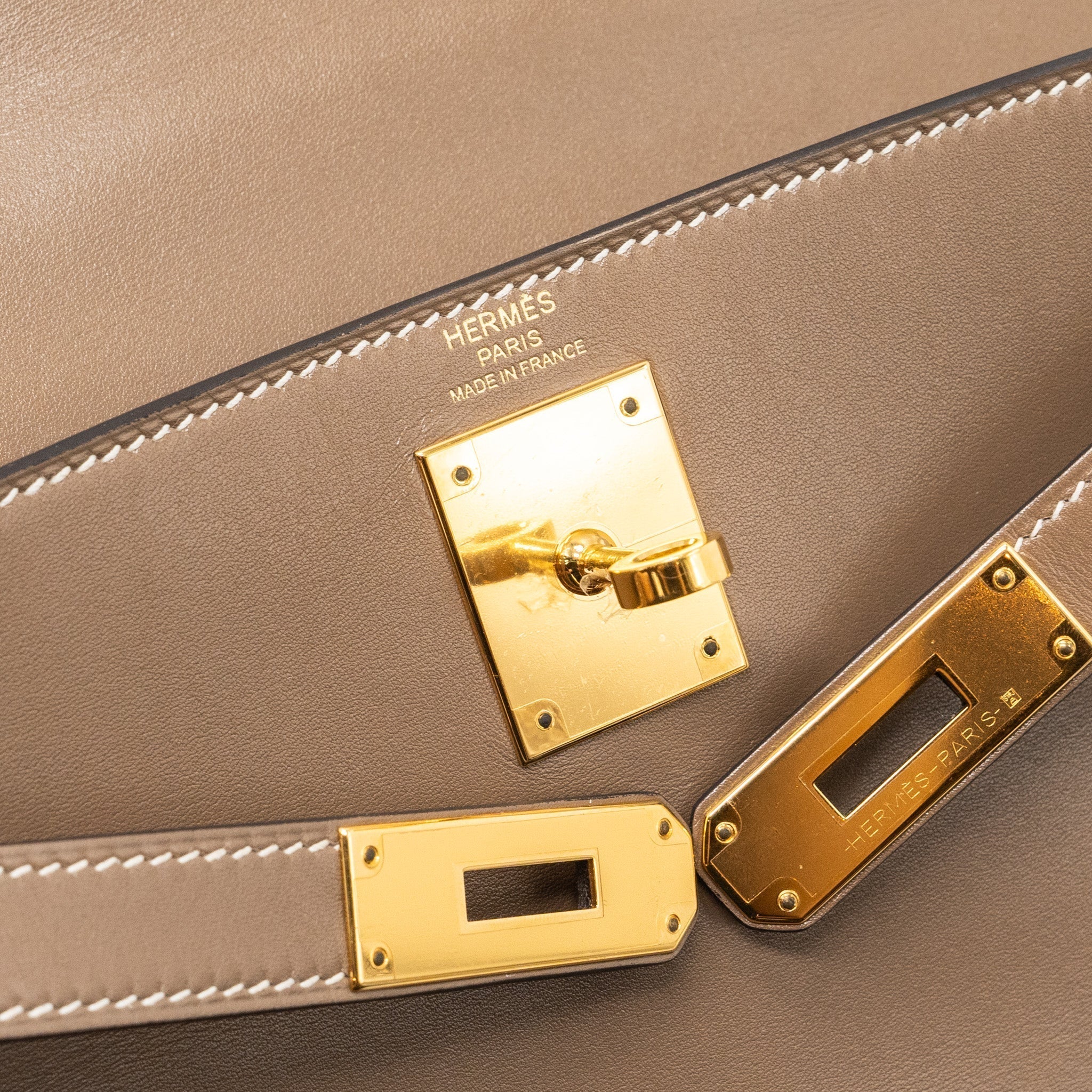 hermes-kelly-28-tadelakt-etoupe-ghw-stamp-a