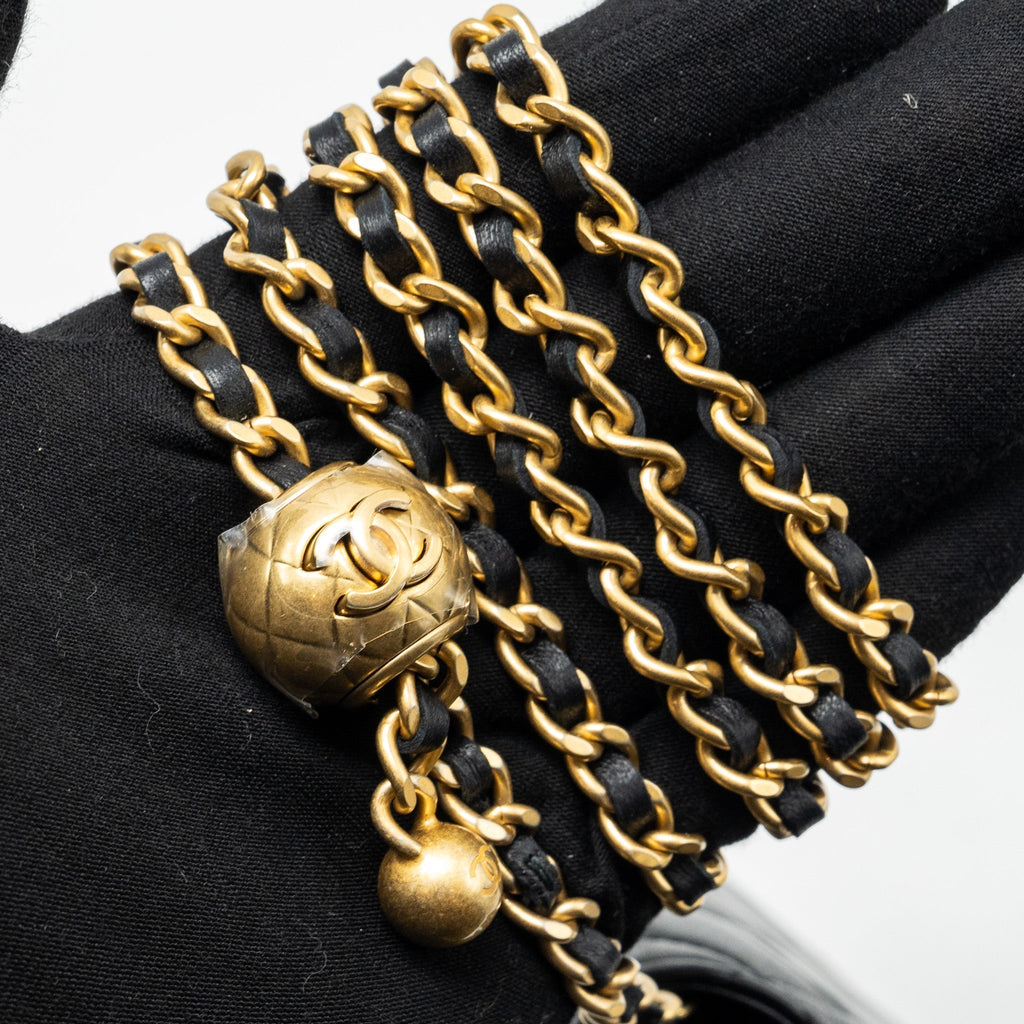 chanel-pearl-crush-mini-flap-wallet-with-chain-lambskin-black-ghw-microchip