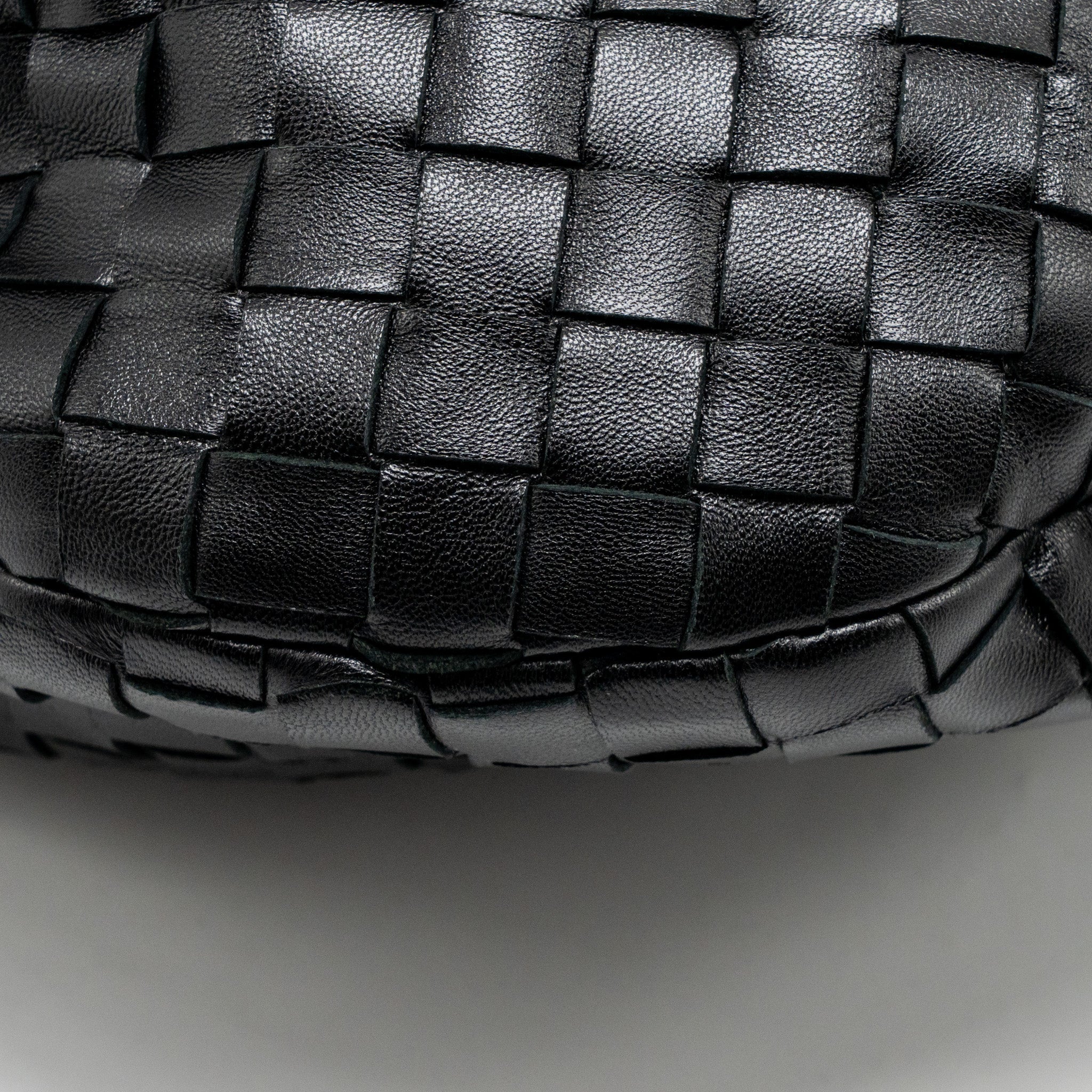 bottega-veneta-small-jodie-intrecciato-leather-black-shw