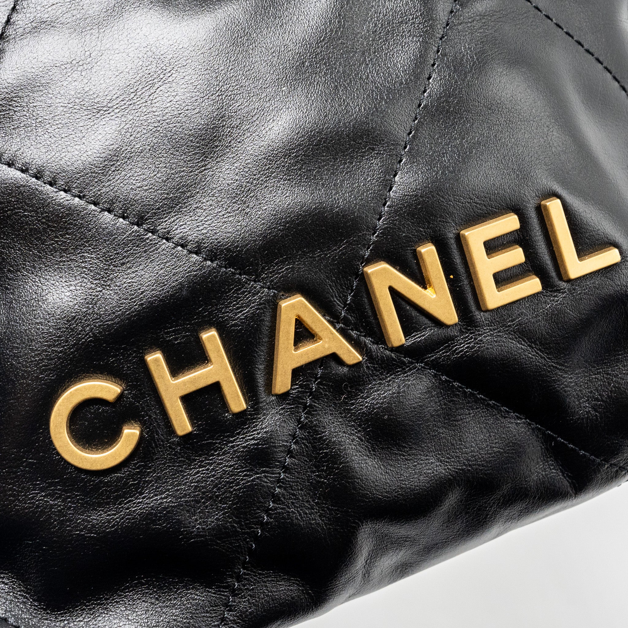 chanel-mini-22-bag-shiny-calfskin-black-ghw-microchip-4