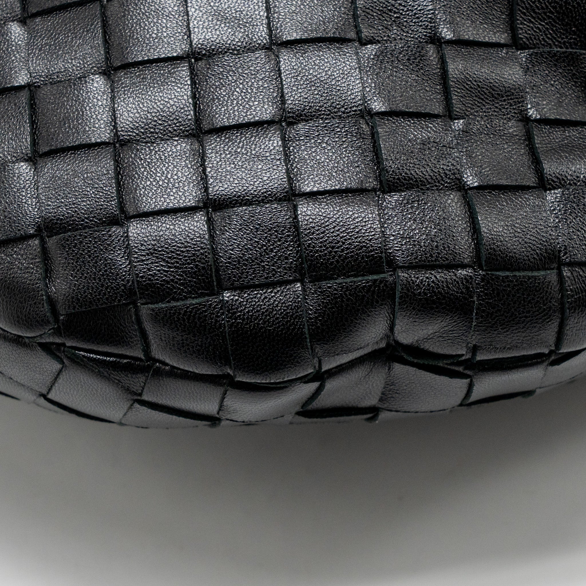 bottega-veneta-small-jodie-intrecciato-leather-black-shw