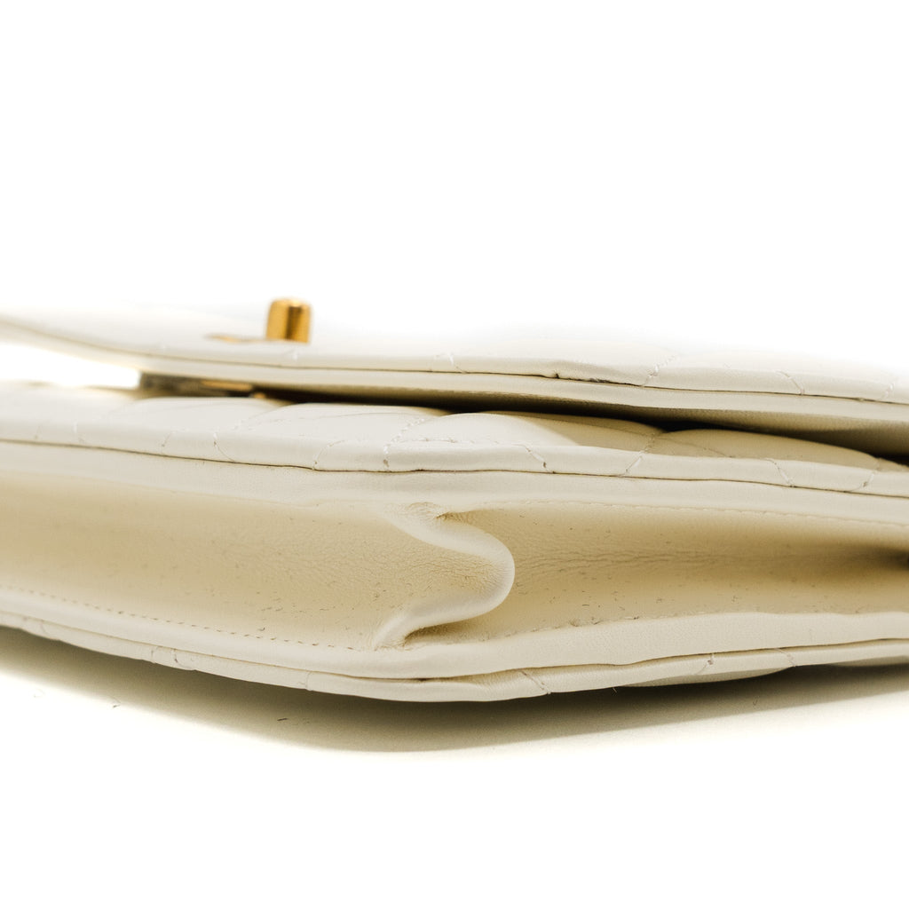 chanel-pearl-crush-wallet-on-chain-lambskin-white-ghw-microchip-copy-1