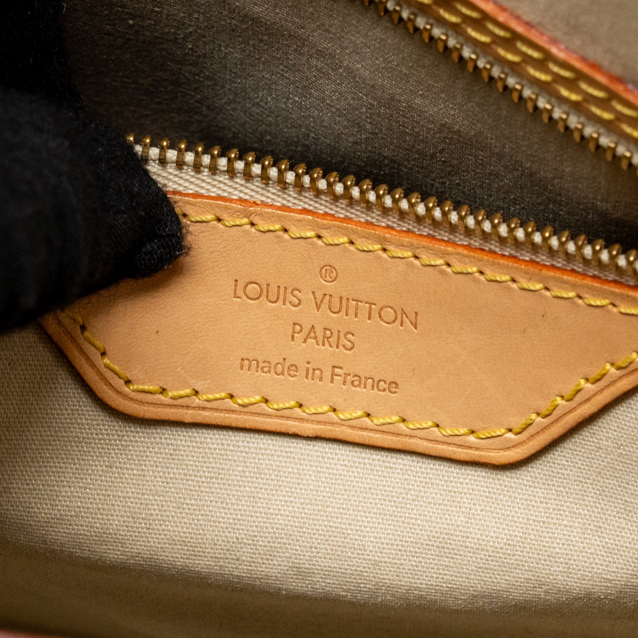 louis-vuitton-vernis-brea-mm-patent-monogram-light-beige-ghw