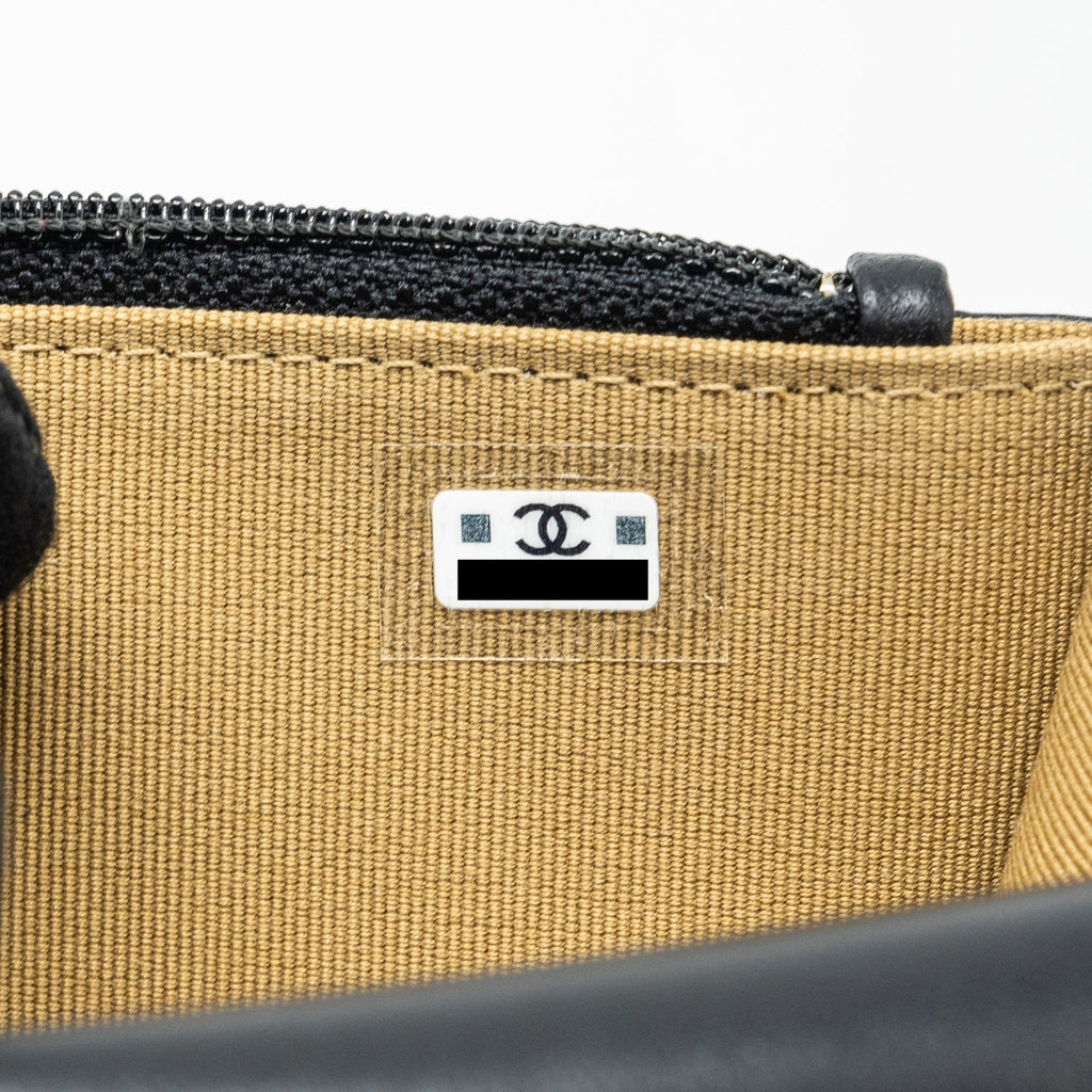 chanel-pearl-crush-mini-flap-wallet-with-chain-lambskin-black-ghw-microchip