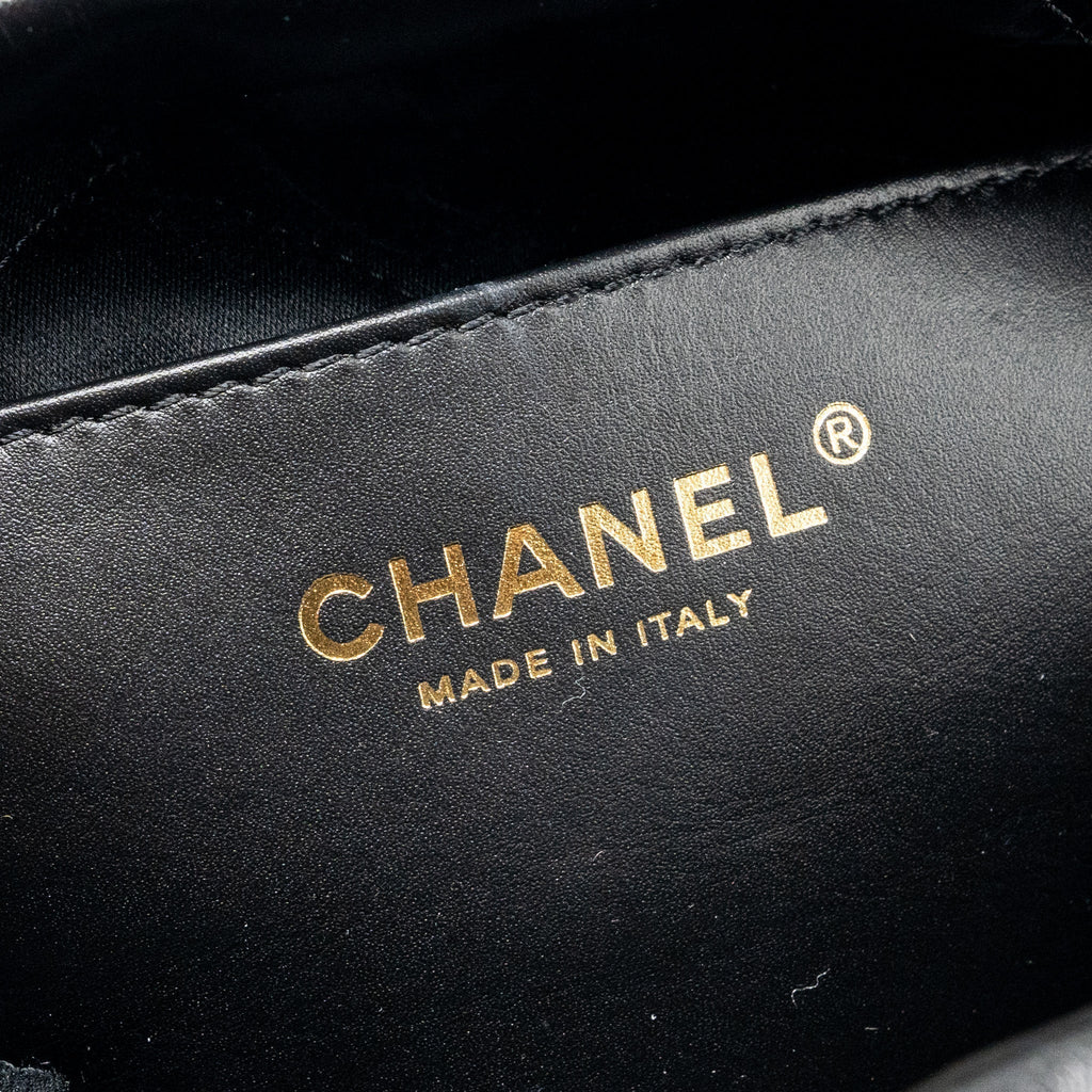 chanel-mini-22-bag-shiny-calfskin-black-ghw-microchip-4