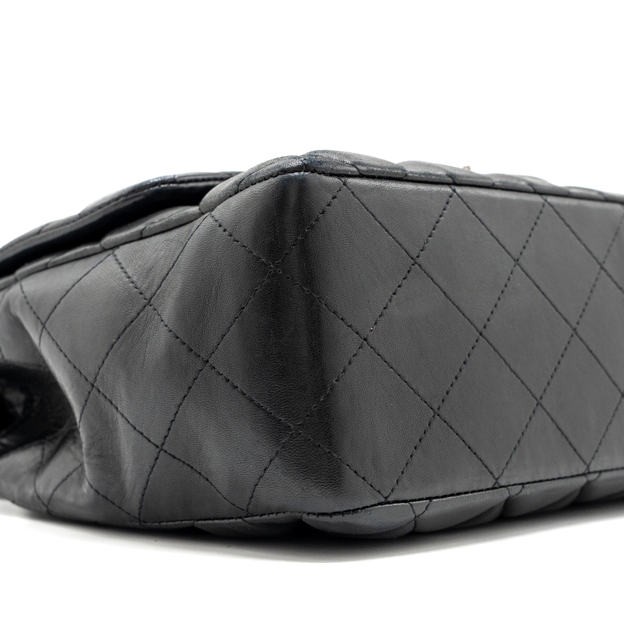 chanel-classic-jumbo-single-flap-bag-lambskin-black-shw