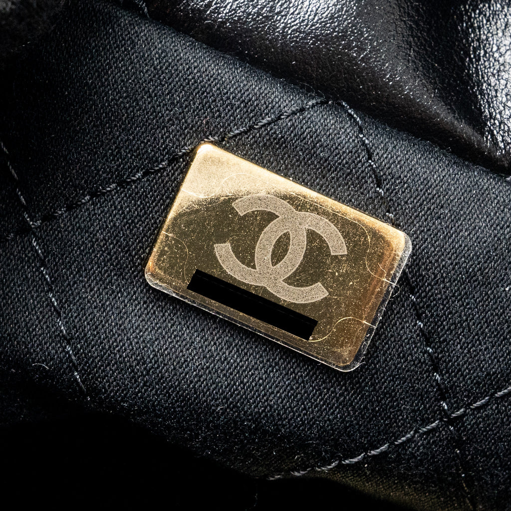 chanel-mini-22-bag-shiny-calfskin-black-ghw-microchip-4