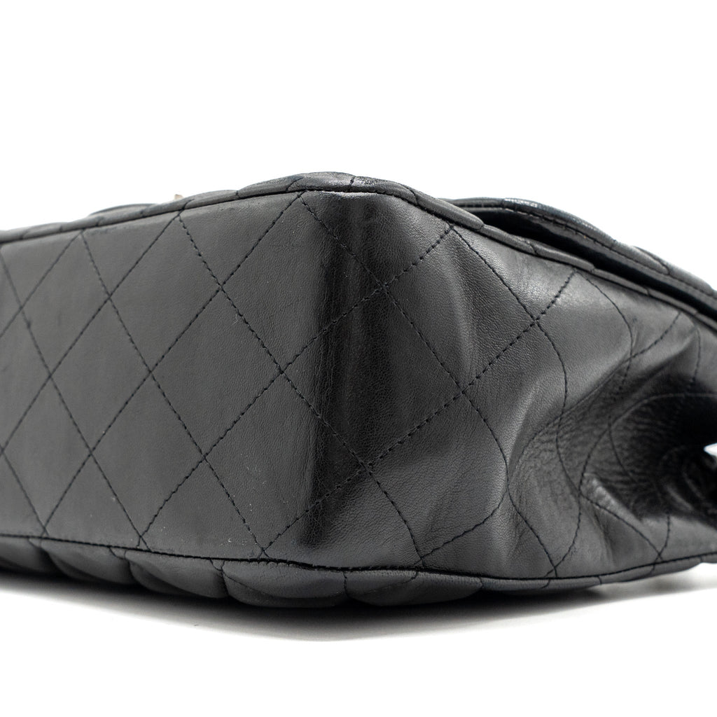 chanel-classic-jumbo-single-flap-bag-lambskin-black-shw