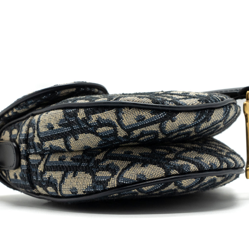dior-mini-saddle-bag-blue-oblique-jacquard-ghw-2