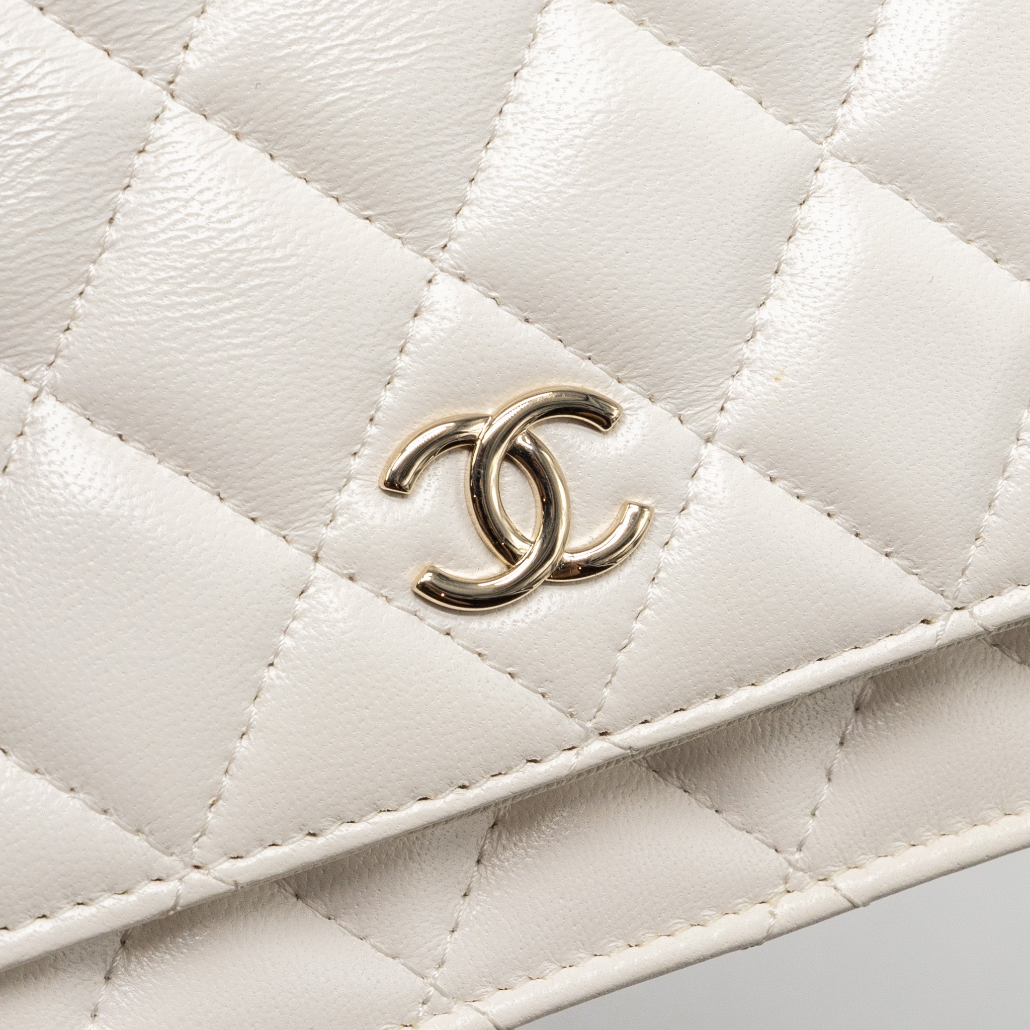 chanel-mini-flap-wallet-with-chain-lambskin-white-lghw-copy