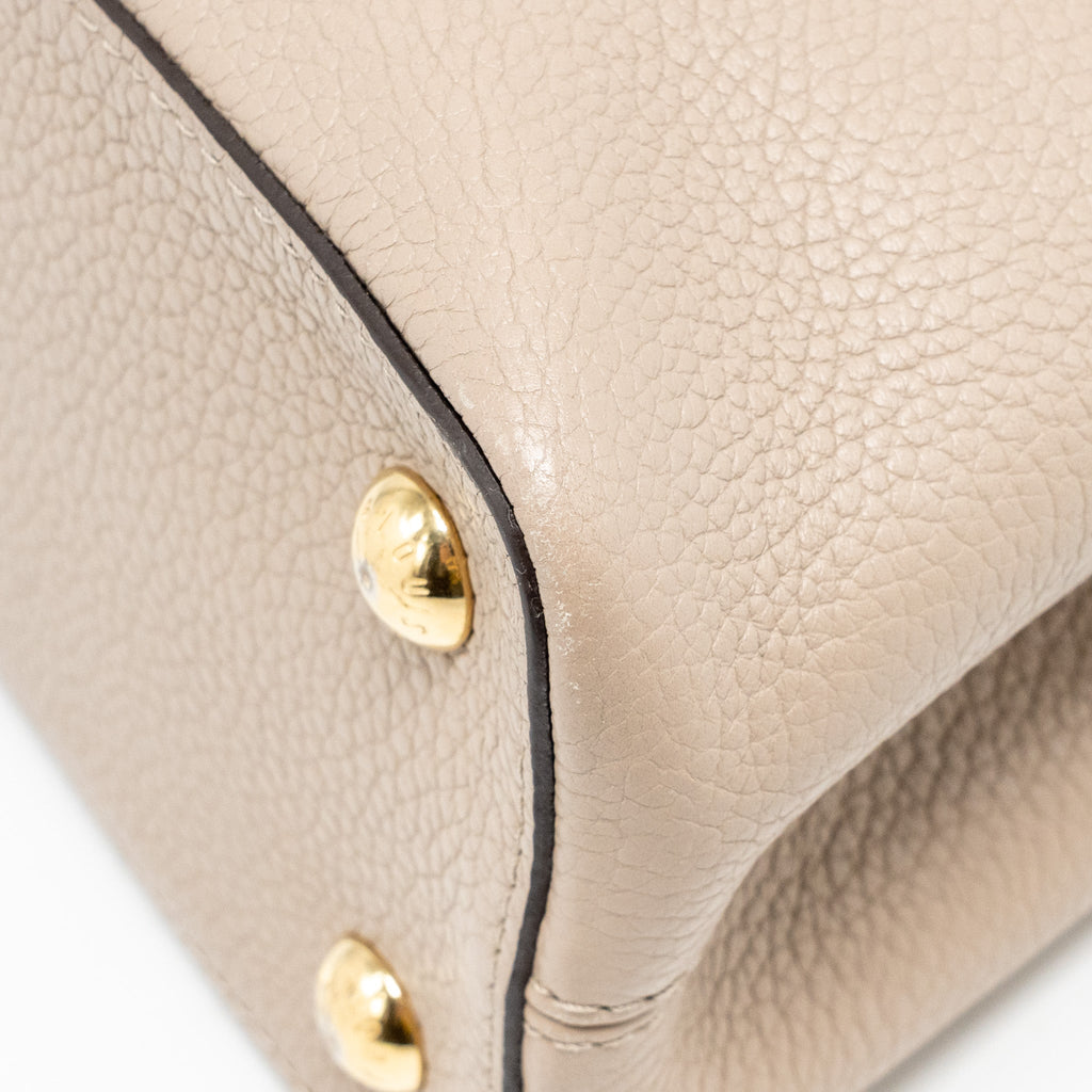 louis-vuitton-capucines-mm-taurillon-leather-light-grey-ghw