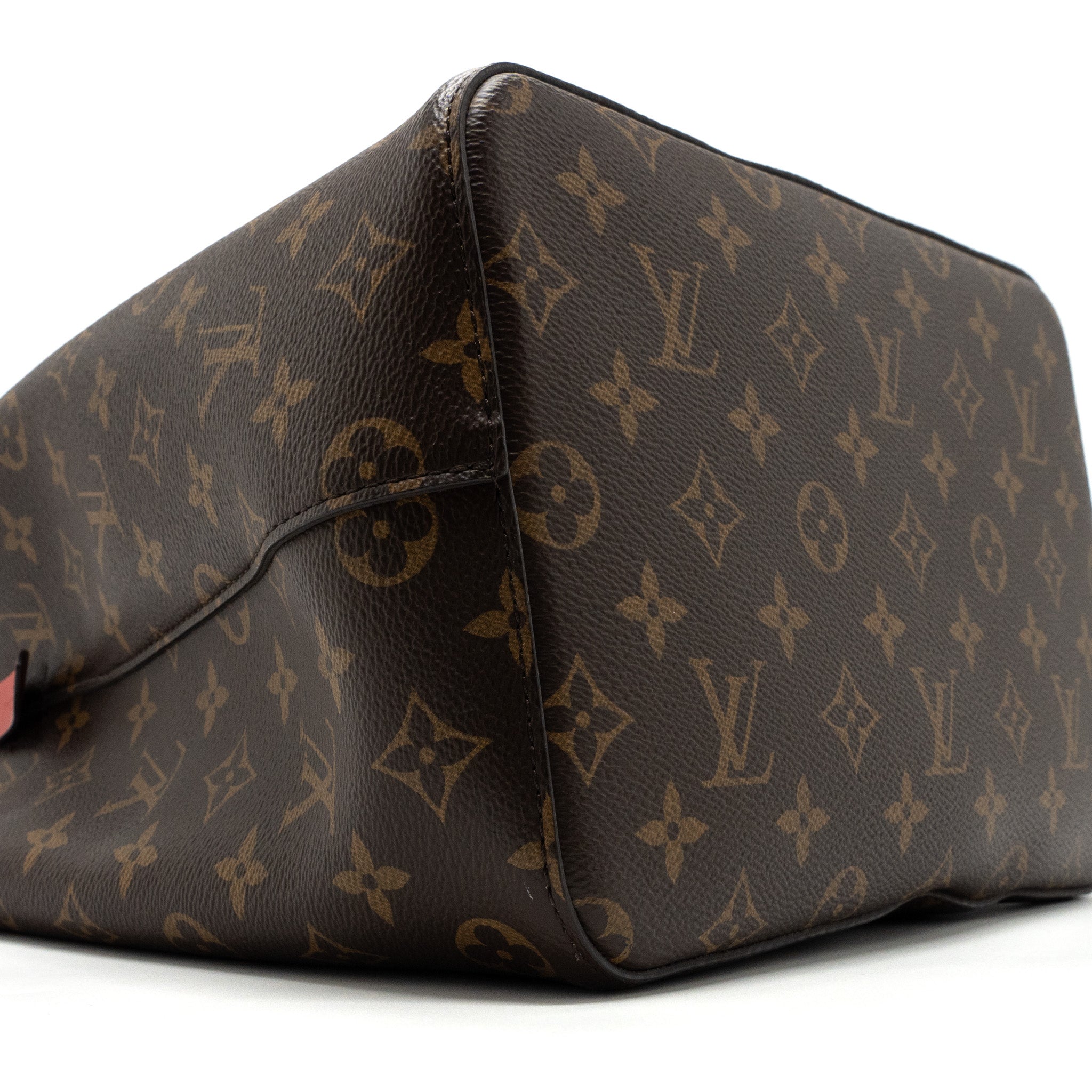 louis-vuitton-neonoe-monogram-canvas-red-ghw
