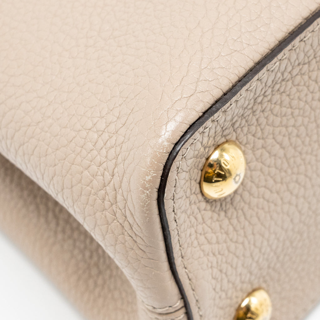 louis-vuitton-capucines-mm-taurillon-leather-light-grey-ghw